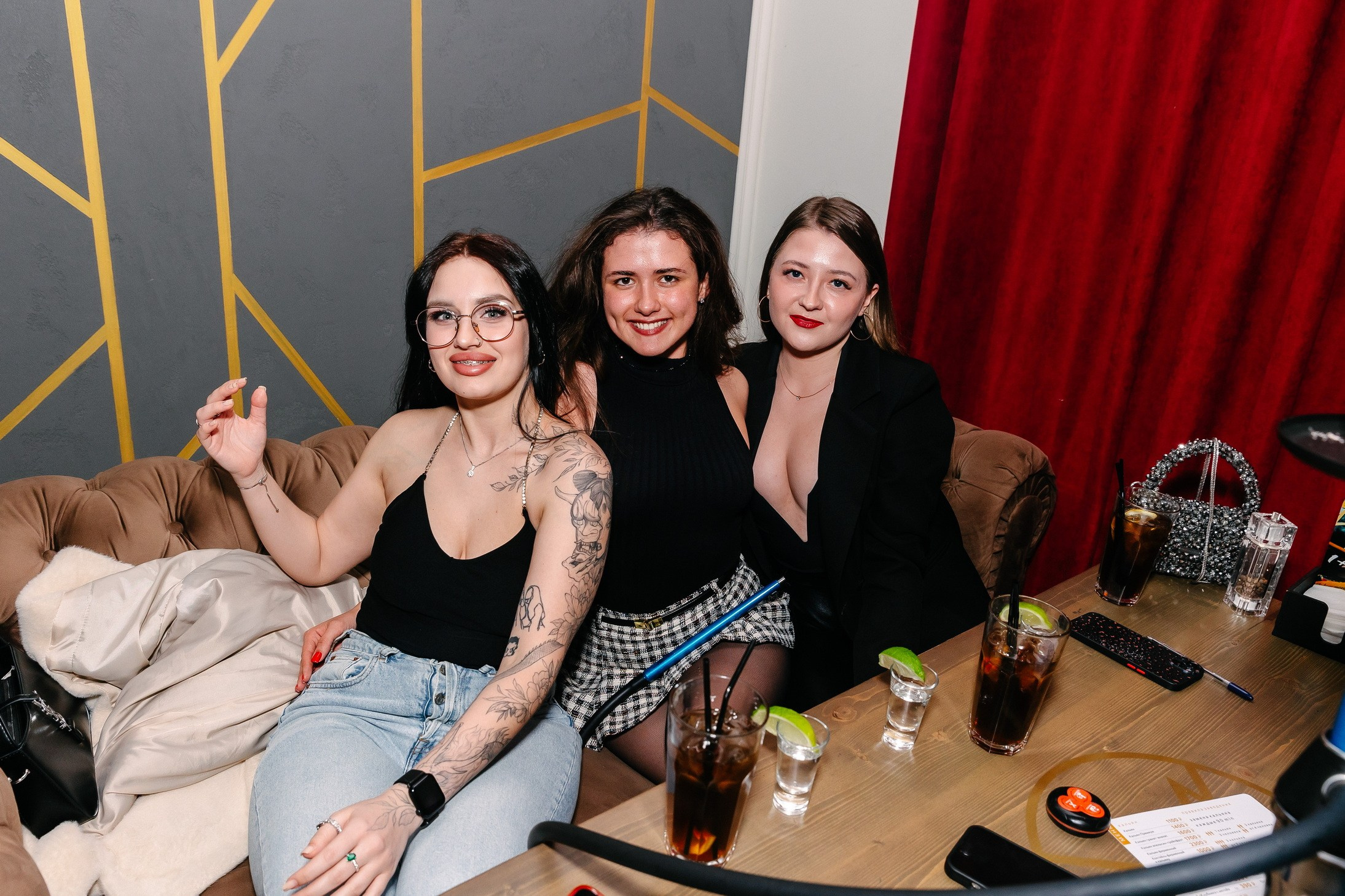 8 марта в лаунж-баре Major 2024. Свадебный, семейный и детский фотограф в Калининграде Елена Кравцова