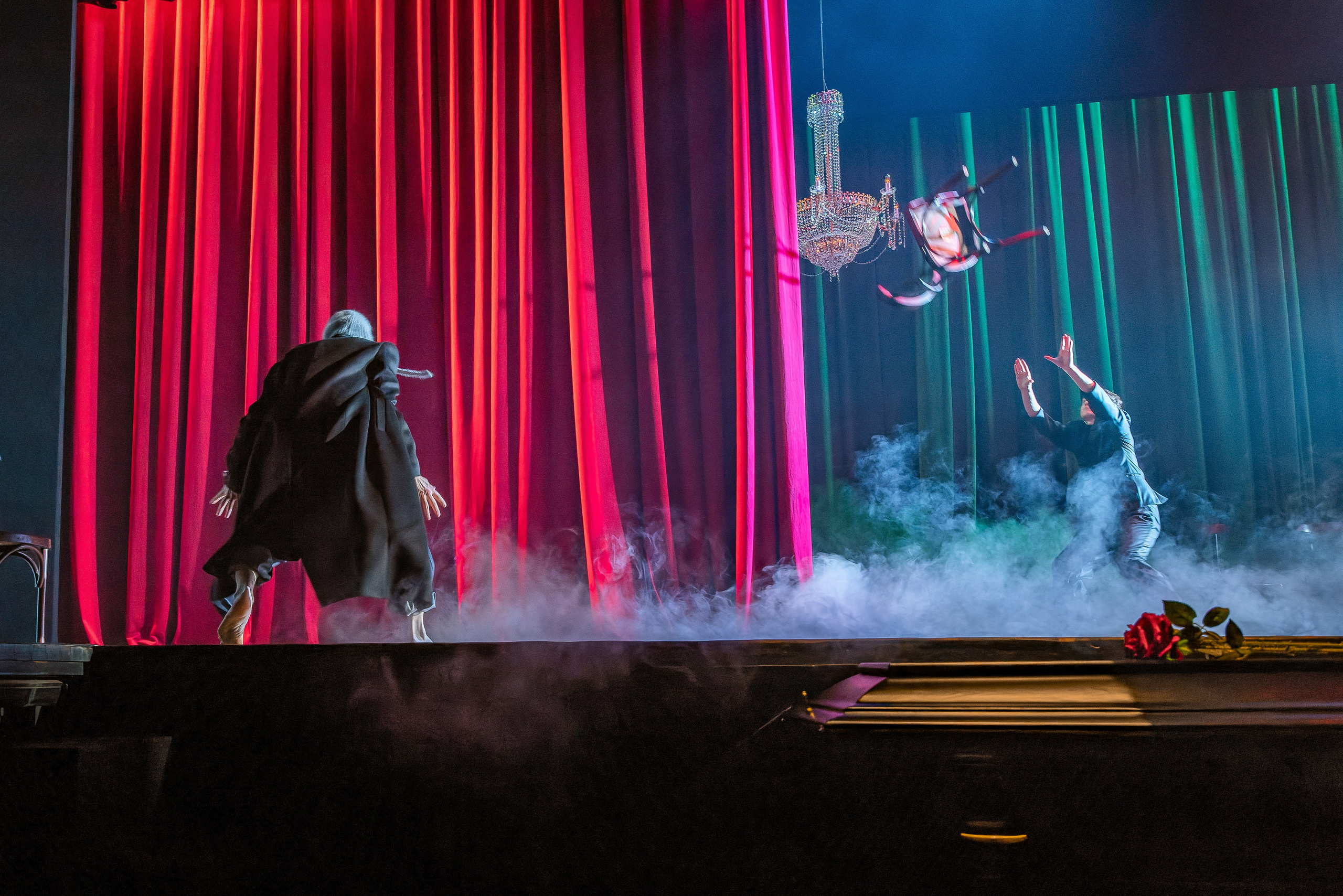 Гамлет, театр на Таганке, реж. Мурат Абукалтинов. Фотограф и режиссер Московко Екатерина