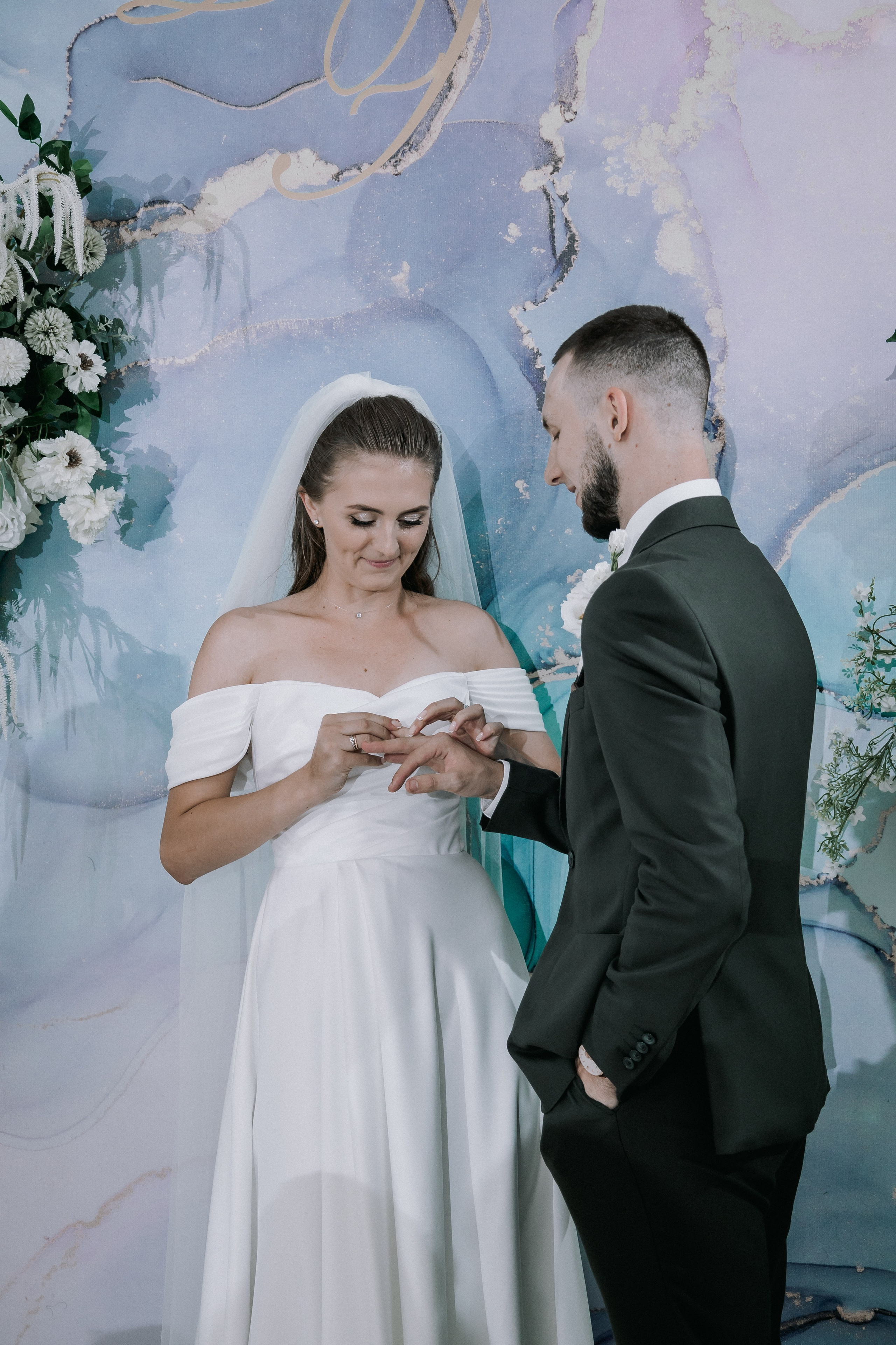 Свадебная прогулка. Эвелина и Дмитрий. Свадебная фотография. Арина Рубах