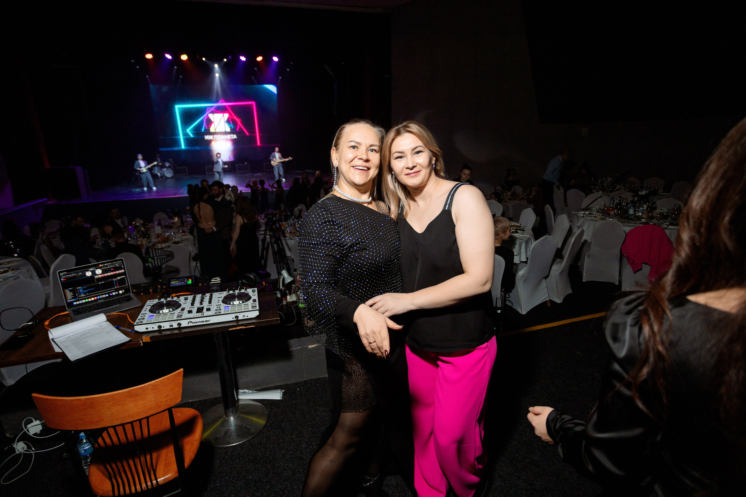 РЕПОРТАЖ: НОВЫЙ ГОД В ДК МЕТАЛЛУРГ. Профессиональный фотограф в Ижевске Леша Петров