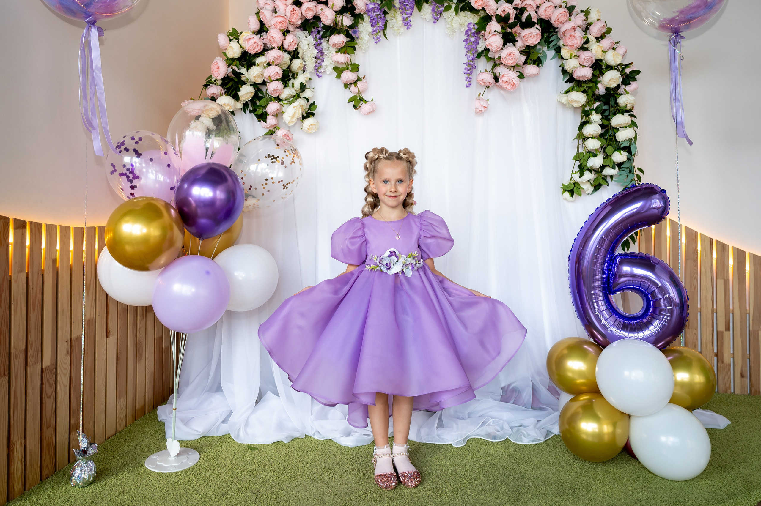 ДР в лофте с фокусником