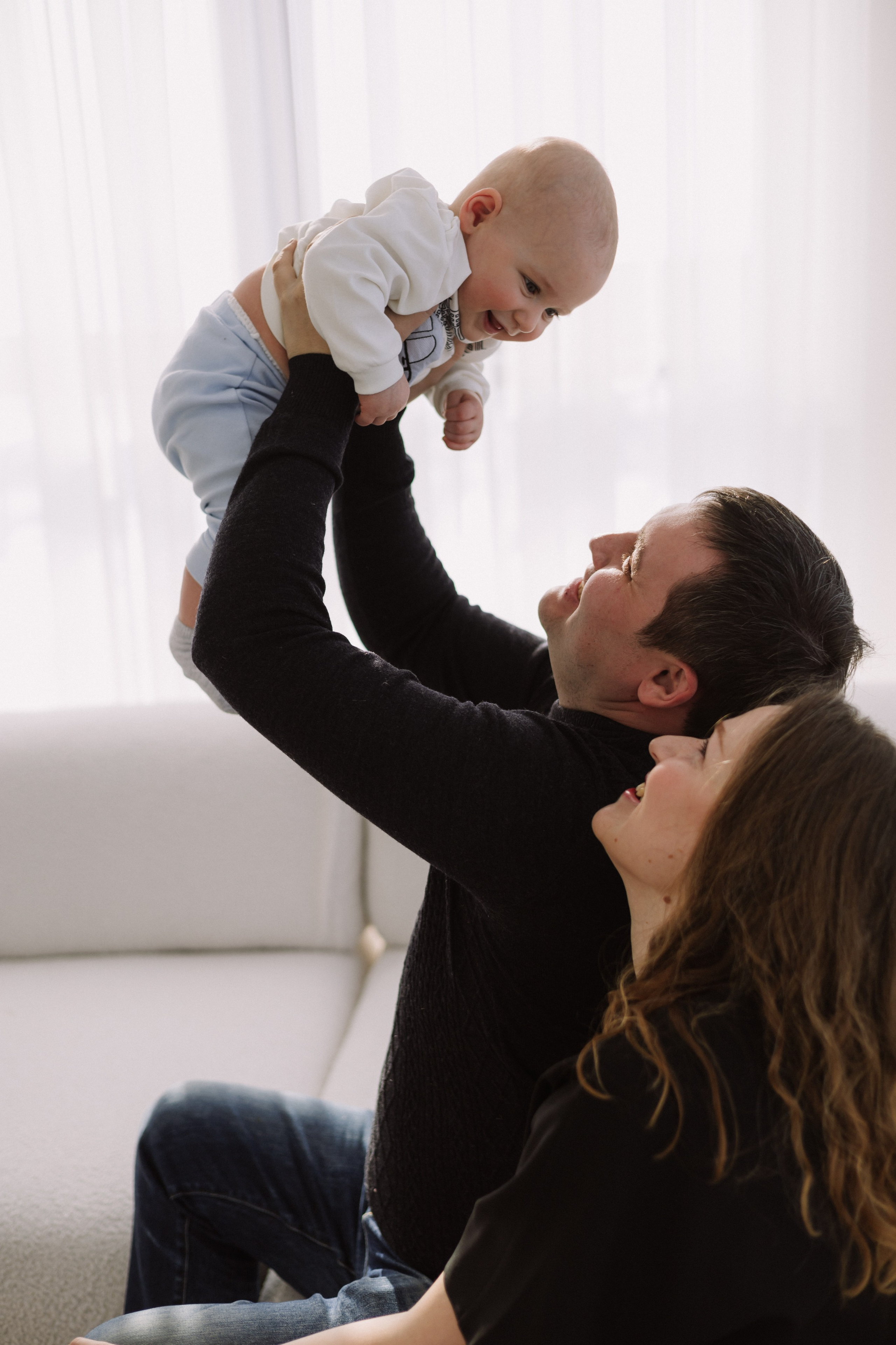 Студийная. Большая семья. Фотограф Уфа Башкирия Мухаметянова Алина. Свадебный семейный портретный