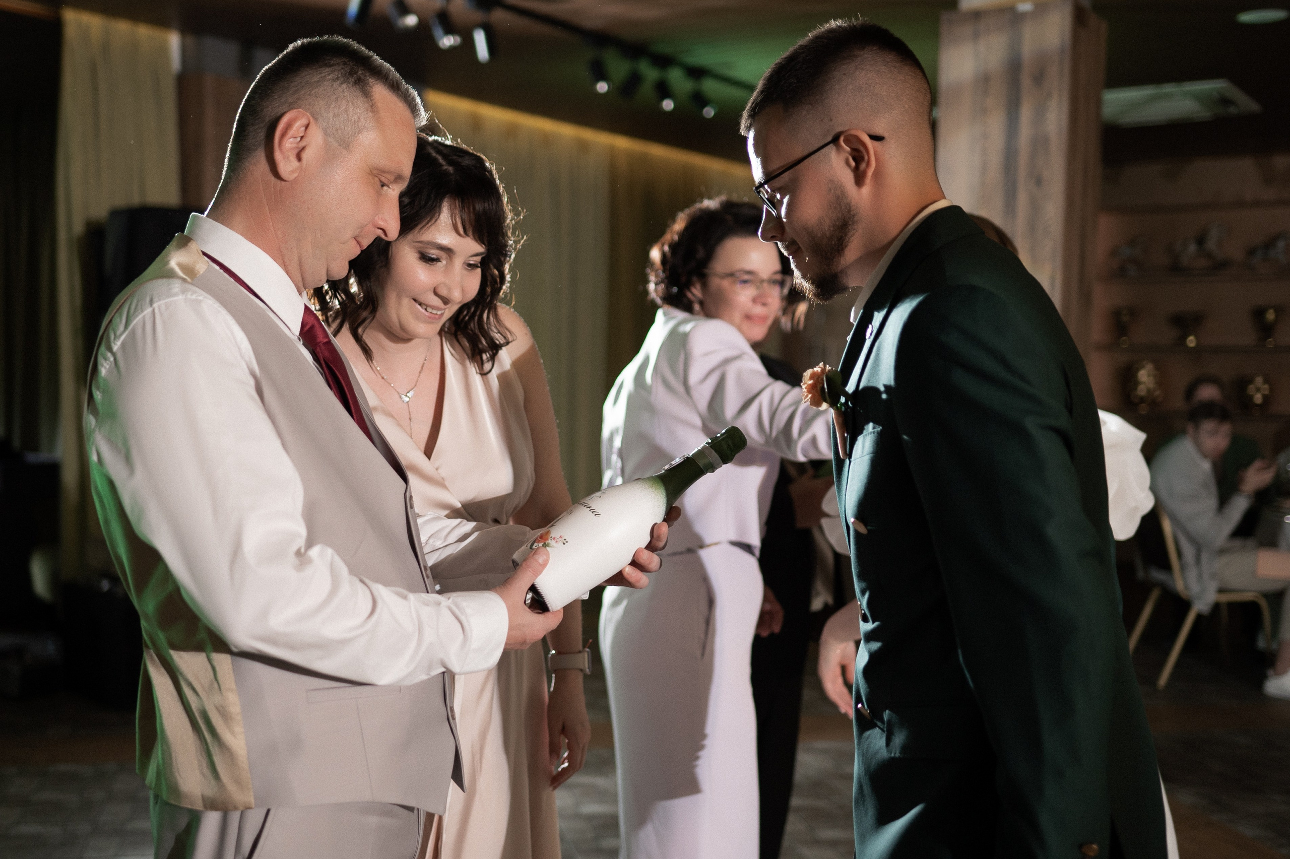 Свадебное торжество в ресторане «За Поводом». Ярослава Ерина — свадебный фотограф в Москве