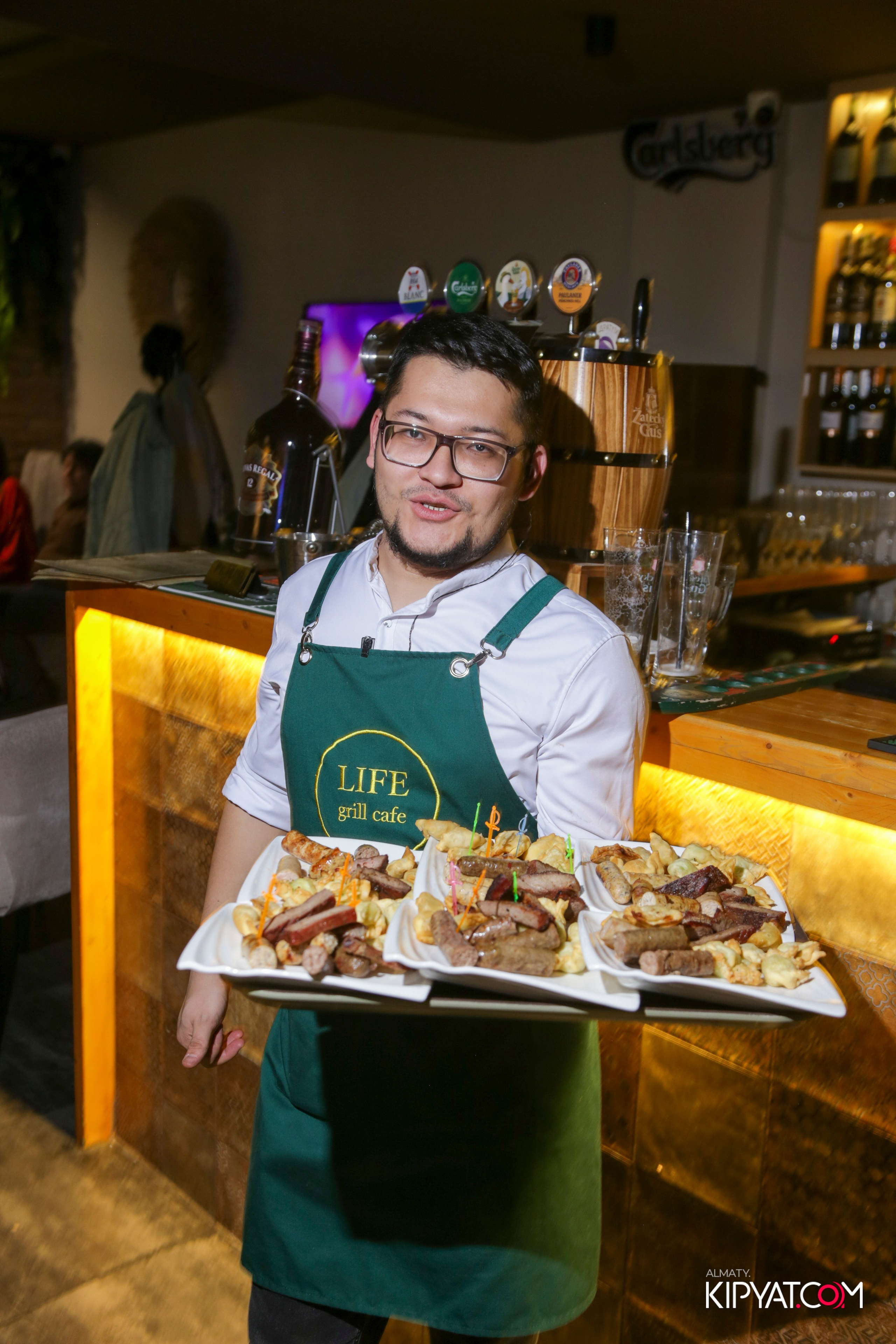 LIFE GRILL CAFE. КИПЯТКОМ АЛМАТЫ! Фотосъемка мероприятий в Алматы