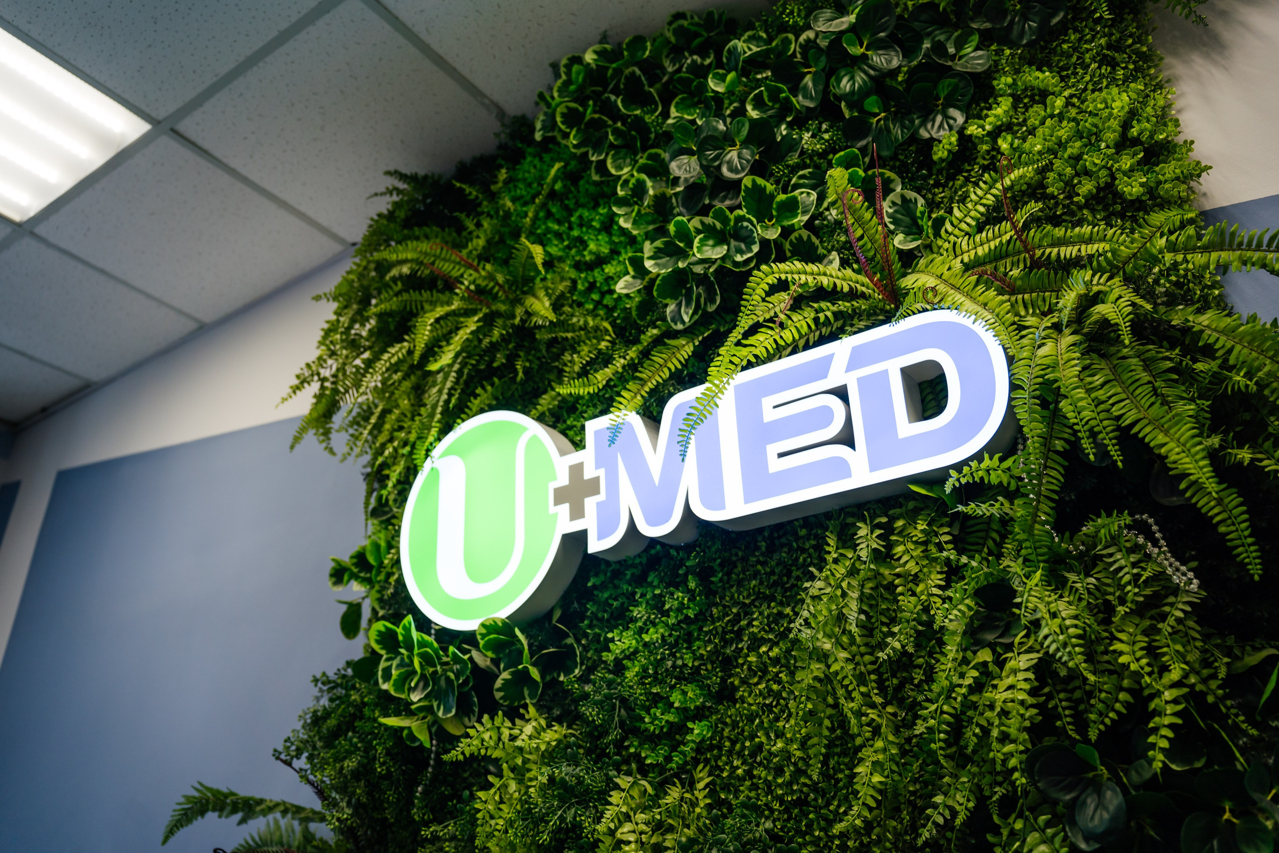 Съемка для Уральского медицинского колледжа ЮМЕД. Видеограф и Фотограф в Челябинске Ксения и Владимир Рюмины