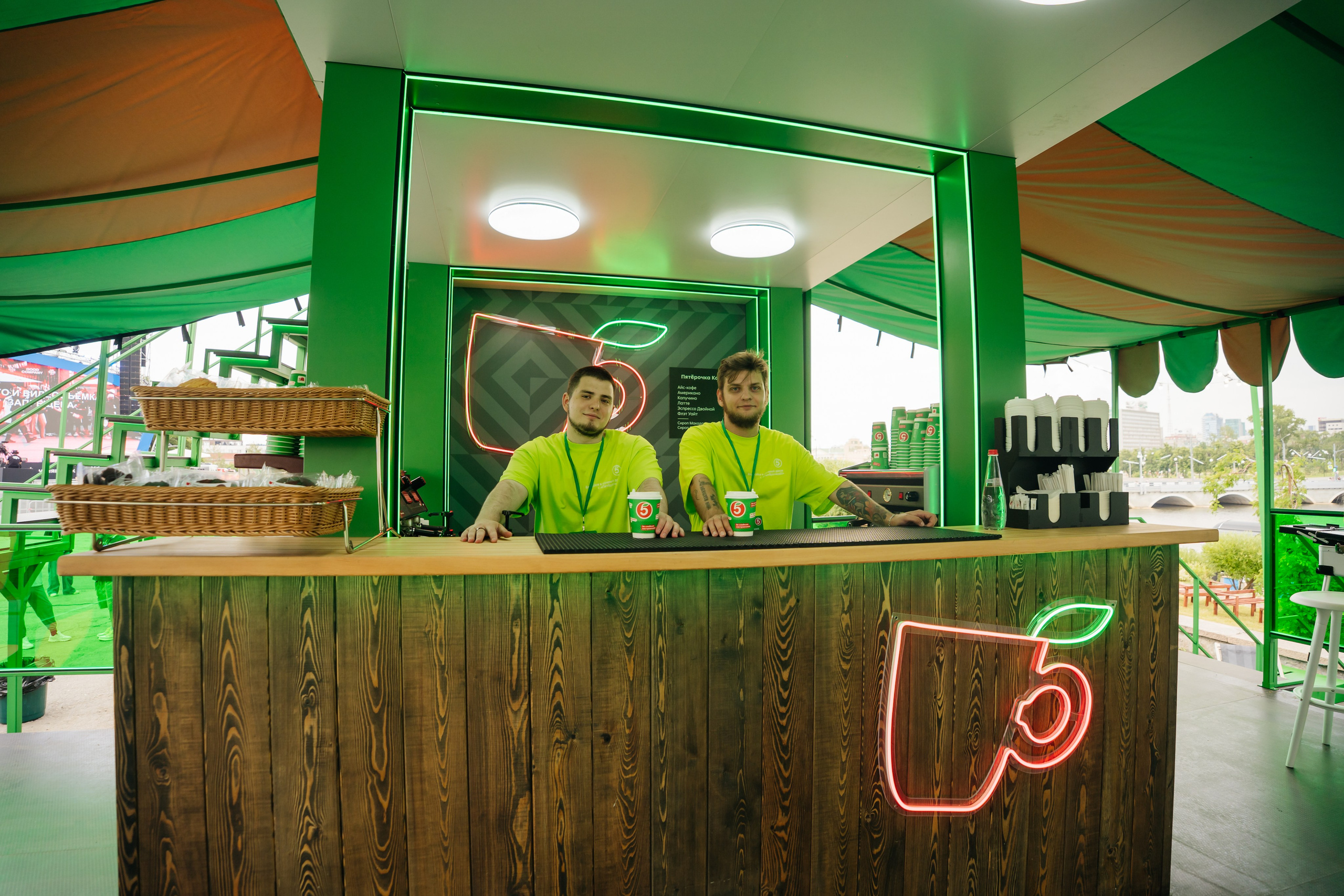 Пятерочка на VK фесте. Видеограф и Фотограф в Челябинске Ксения и Владимир Рюмины