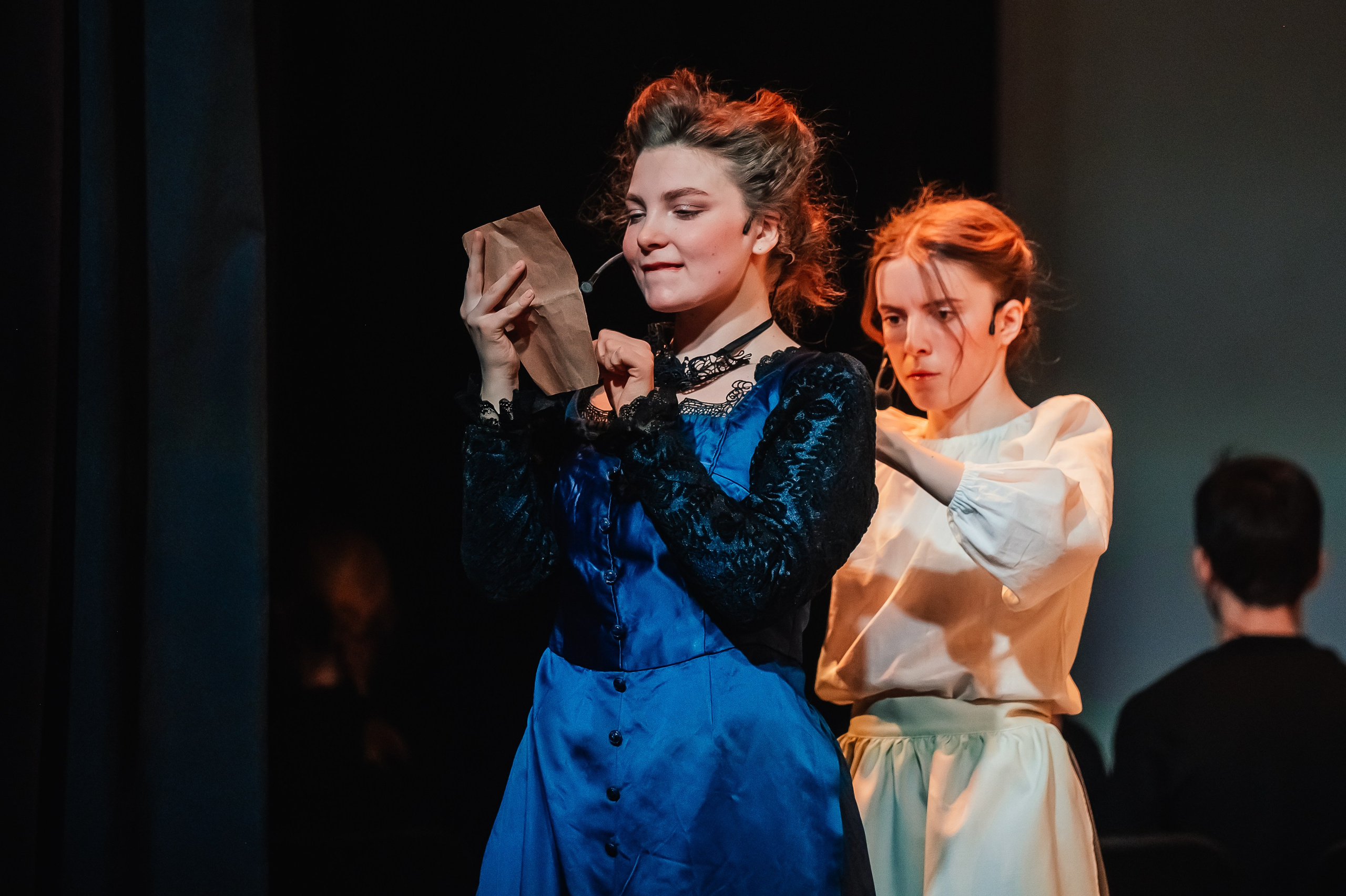 Спектакль «Золушка. Игра в сказку.». Художник по свету Максим Сергачев