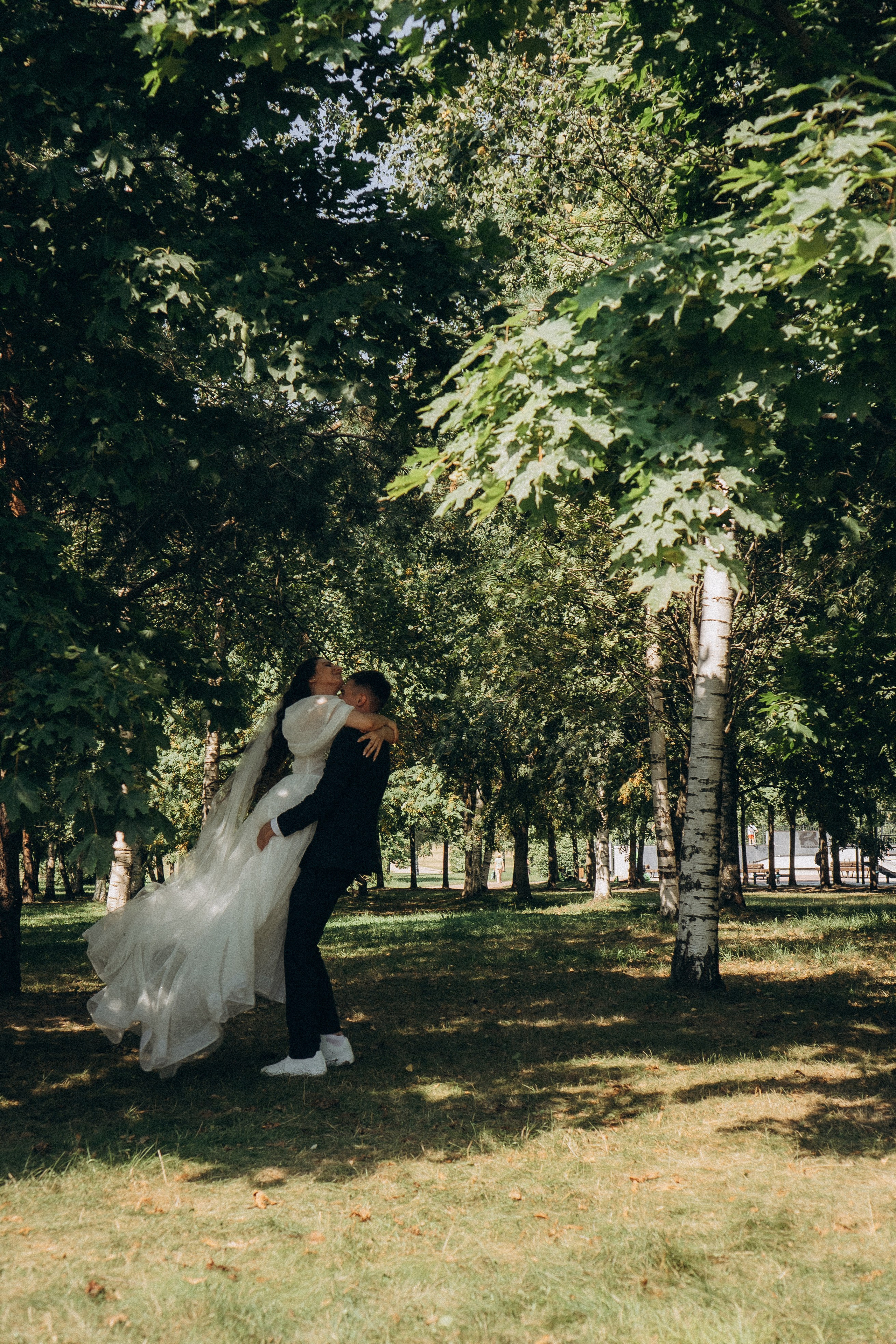 СВАДЕБНАЯ СЬЕМК В ПАРКЕ 300-ЛЕТИЯ. Профессиональный фотограф, Санкт-Петербург — Виктория Богомолова