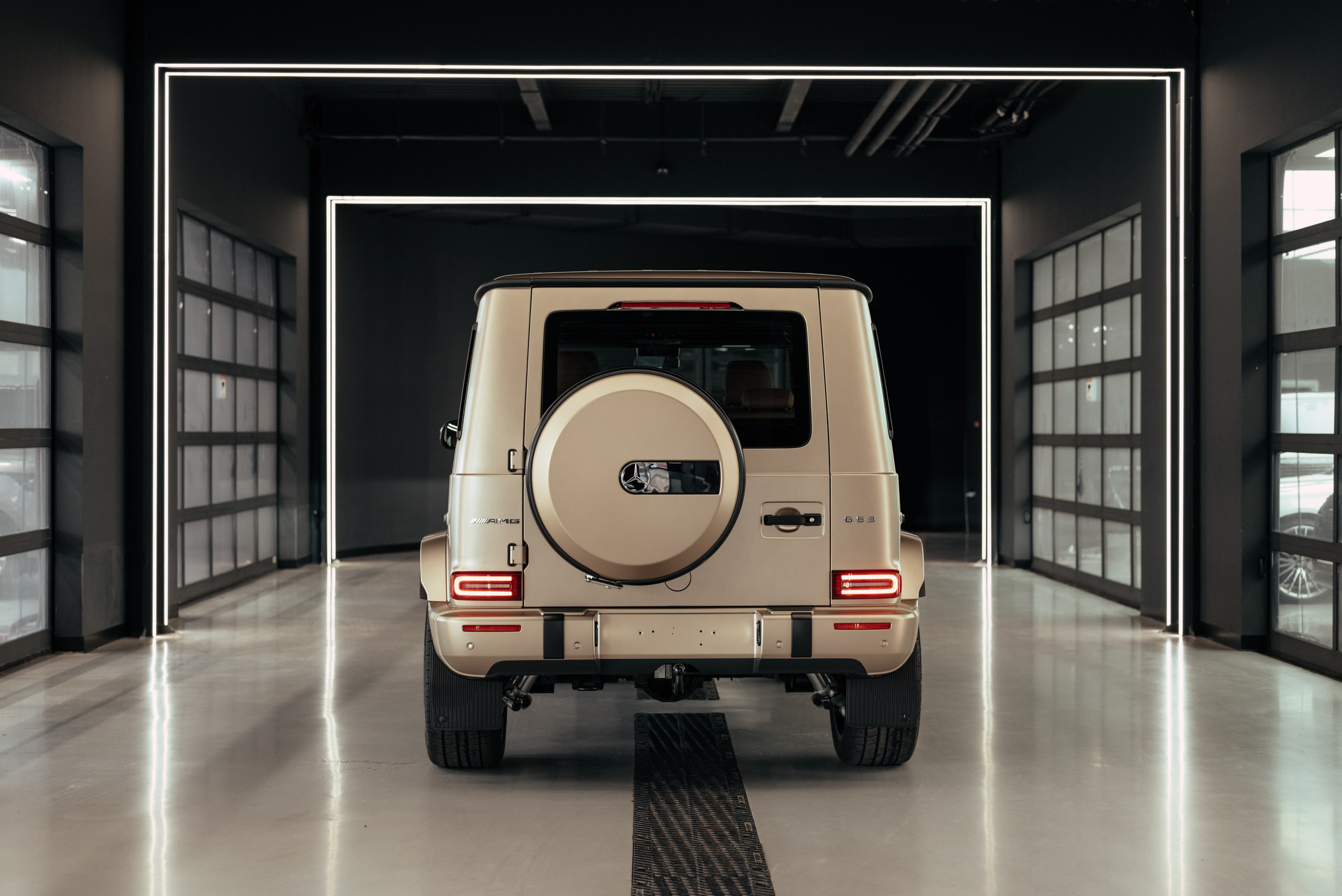 Mercedes G63 Gold. DeLorein