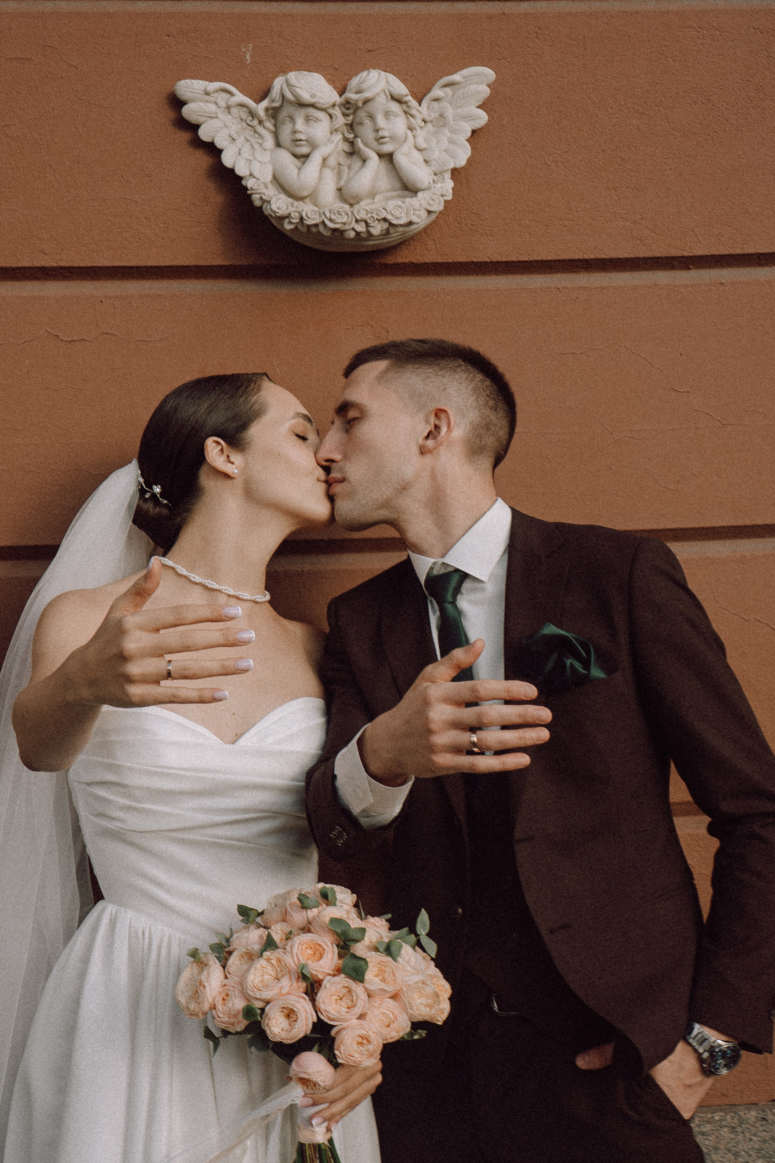 СВАДЕБНАЯ ПРОГУЛКА В САНТК-ПЕТЕРБУРГЕ (ИСАКИЕВСКИЙ СОБОР, ЗИМНЯЯ КАНАВКА, ЭРМИТАЖ И БОЛЬШАЯ МОРСКАЯ УЛИЦА). Профессиональный фотограф, Санкт-Петербург — Виктория Богомолова