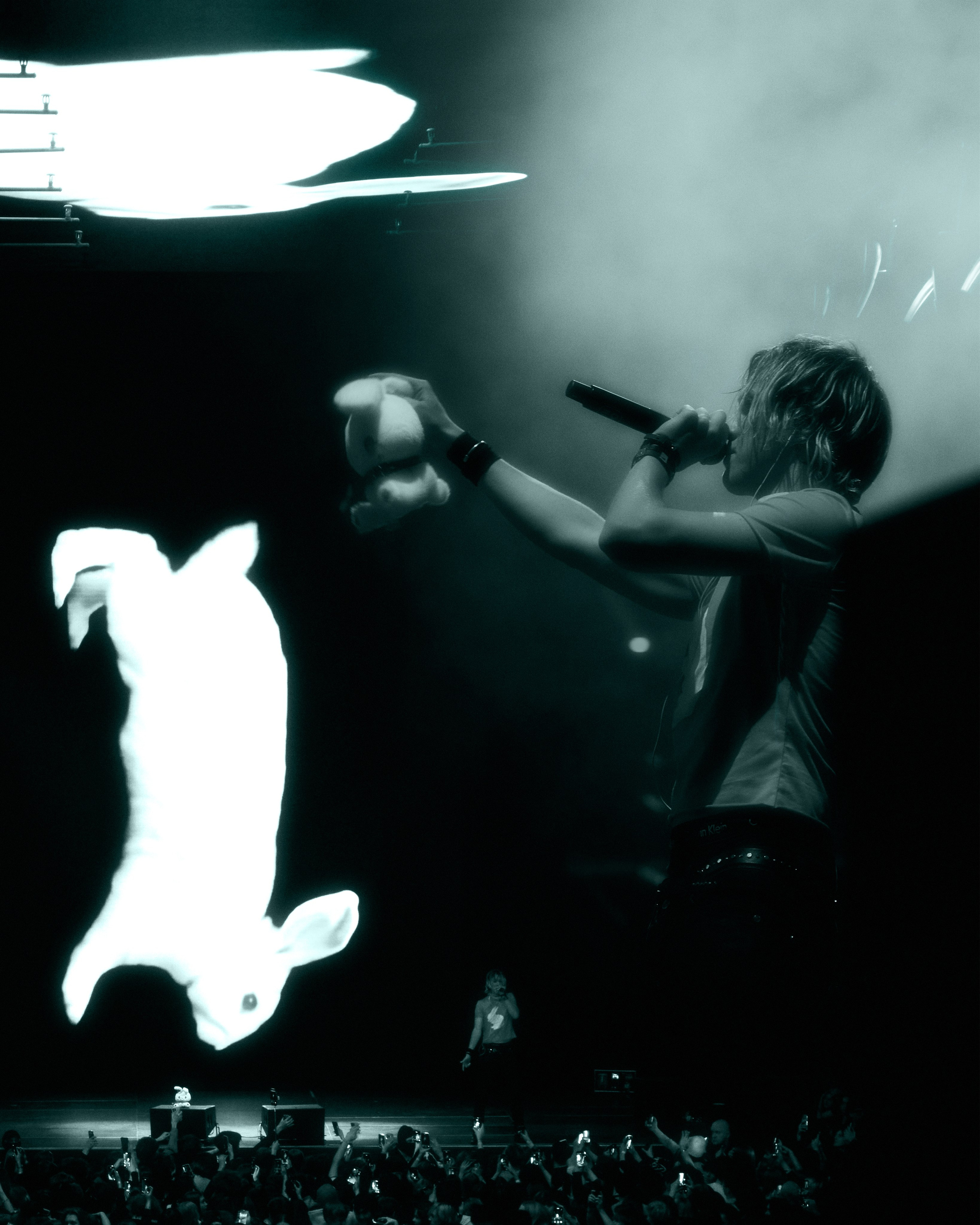 CONCERT. ANNA — PHOTOGRAPHER