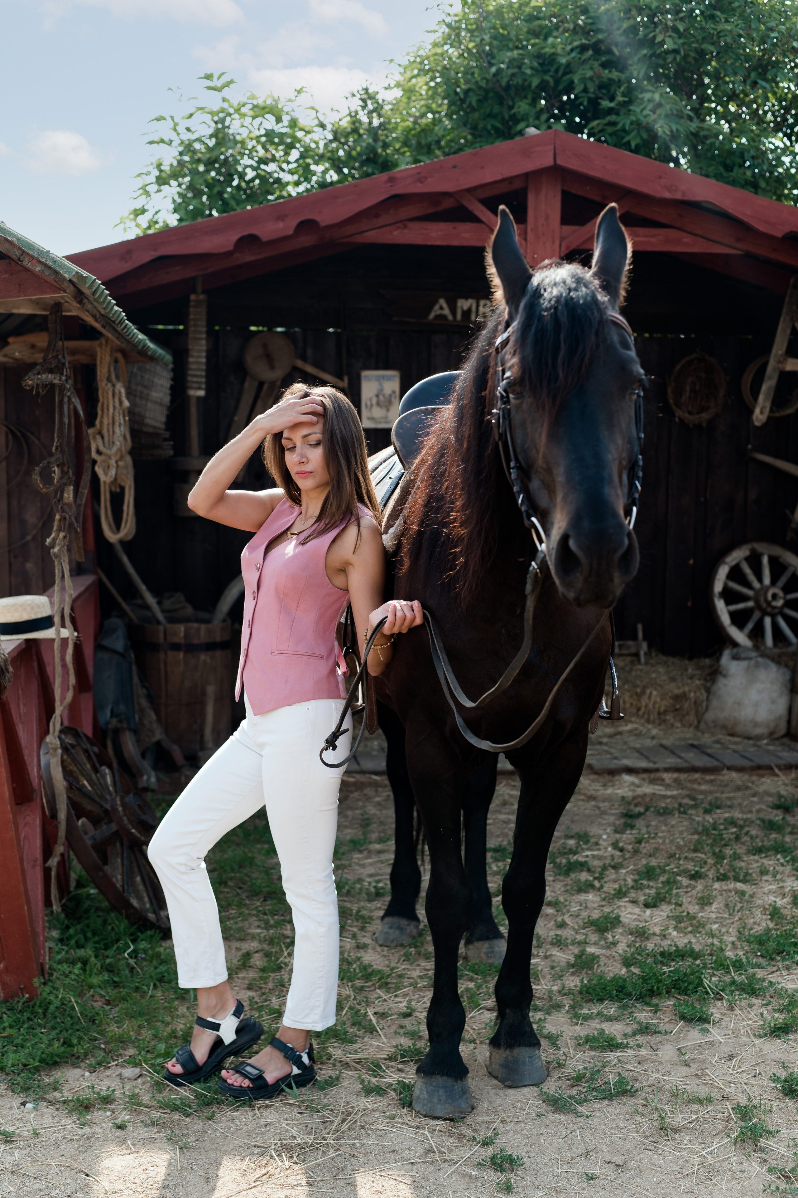 На конюшне. Семейный и контент фотограф