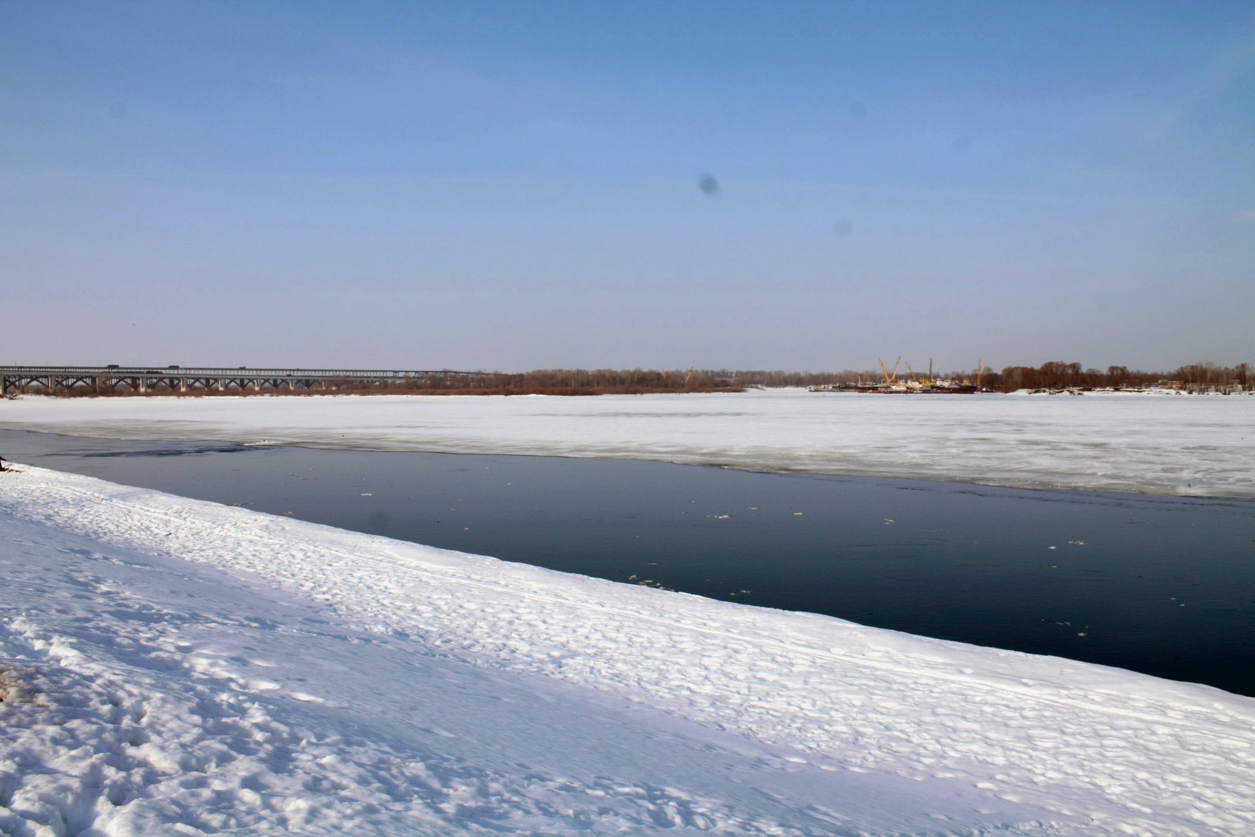 Весенняя прогулка по набережной Волги. Isaev-foto.ru