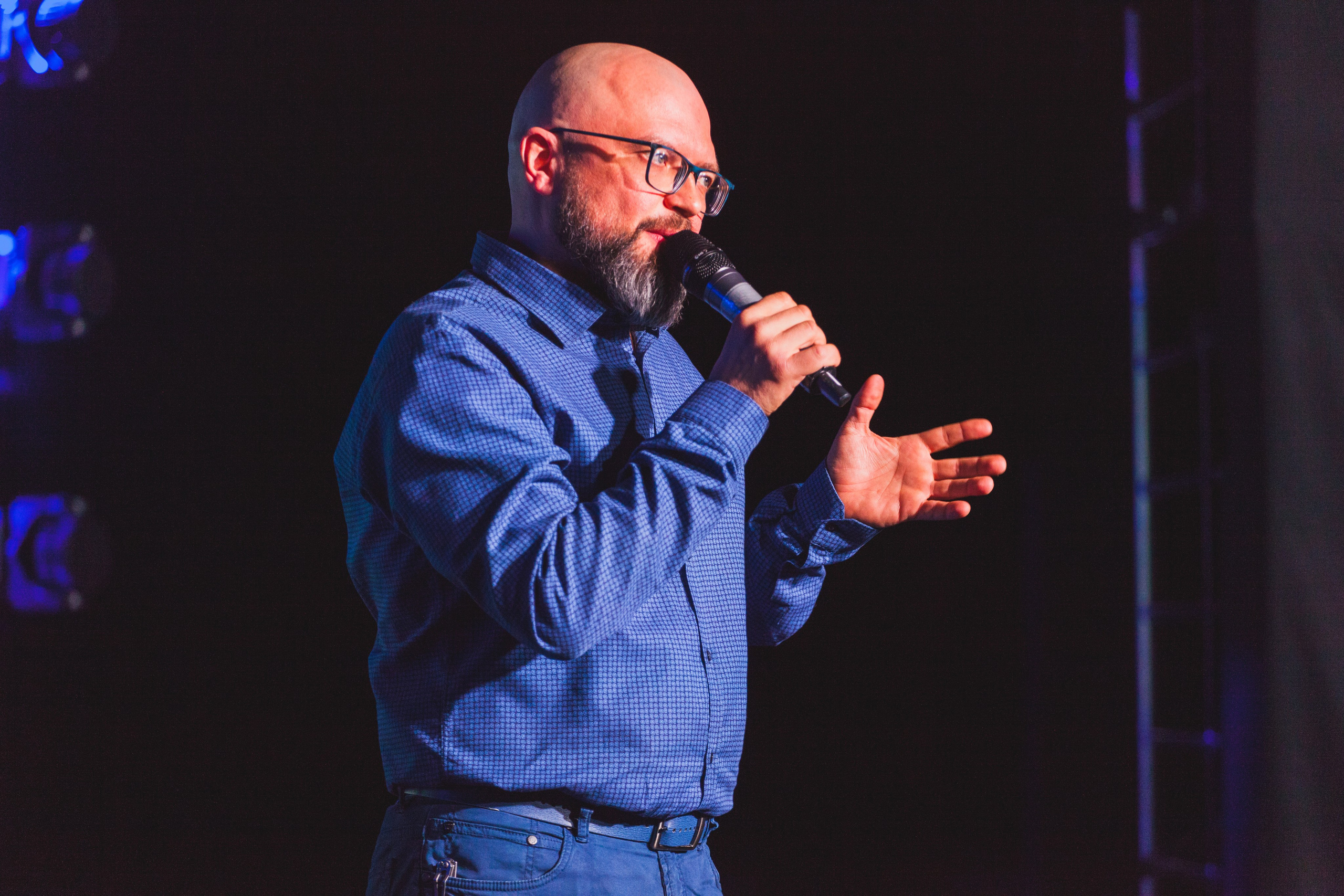 О2ТВ группа СТРАНА. Видеооператор/Фотограф Николай Завьялов