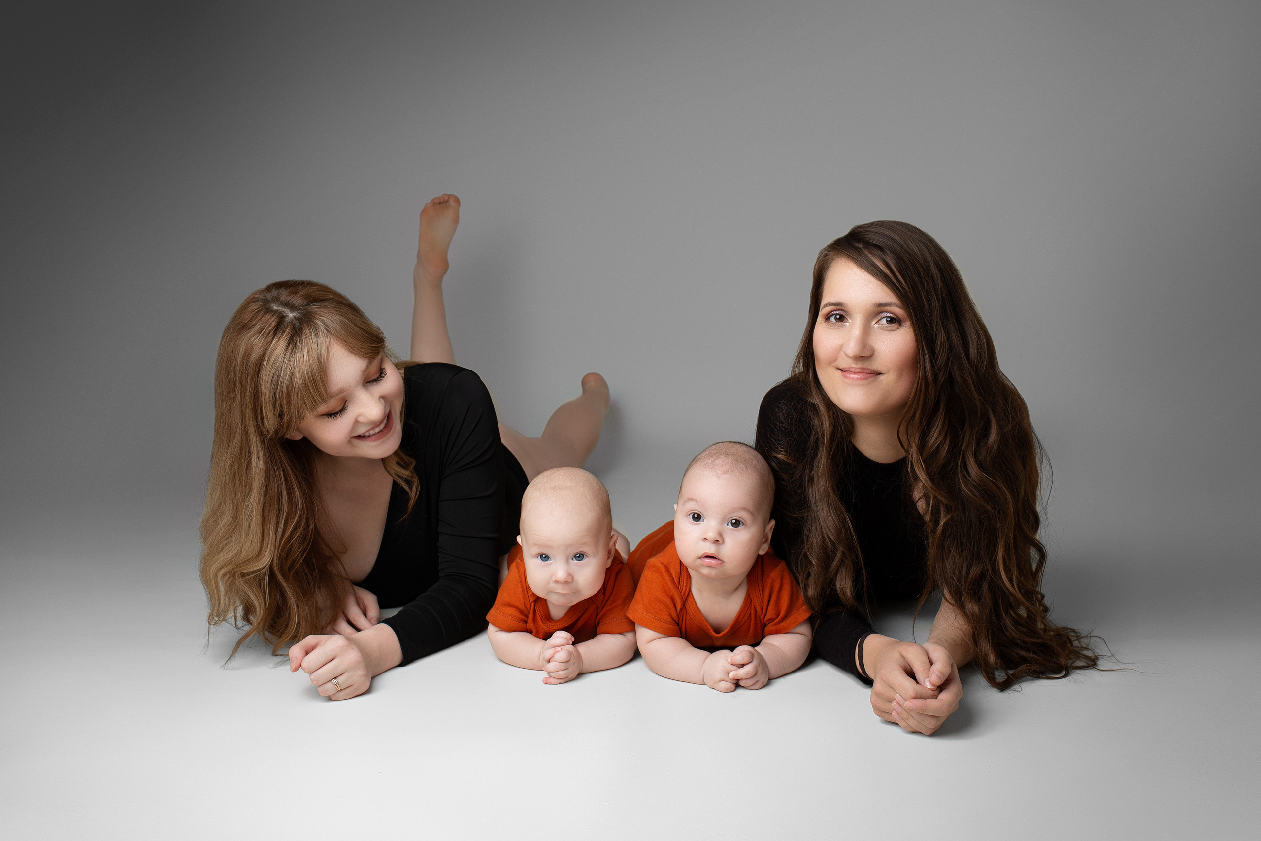 Мама и малыш. Фотограф новорожденных в Рязани  Юлия Блу