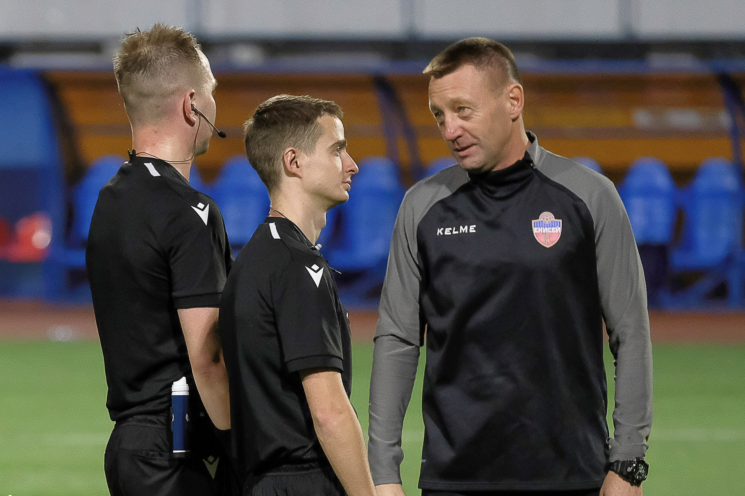 Фото футбольных матчей Первая лига ФНЛ. Фотограф Дмитрий Алексеев