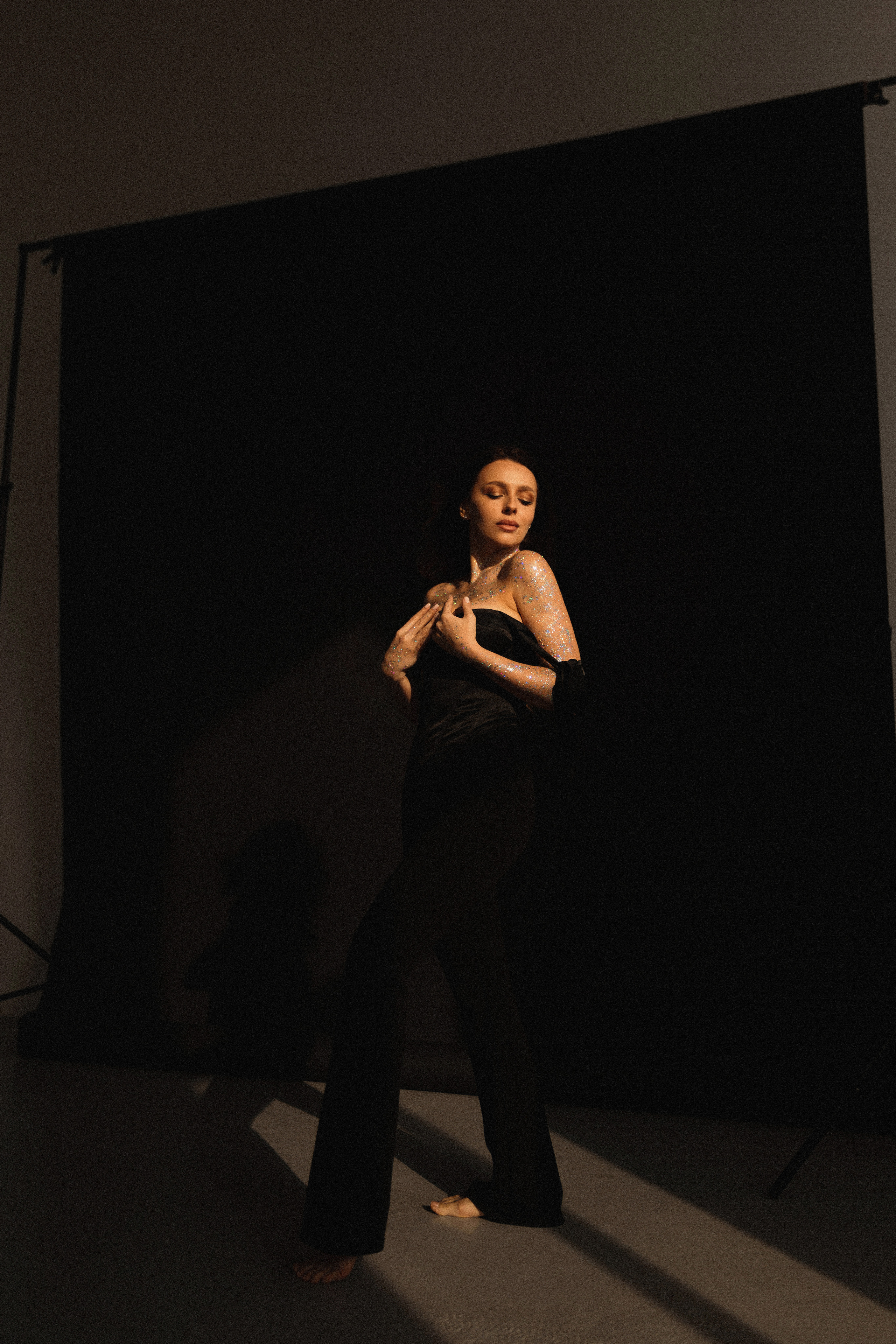 Елена «Shine in the dark». Фотограф Мария Щеголькова. Чувственный женский портрет