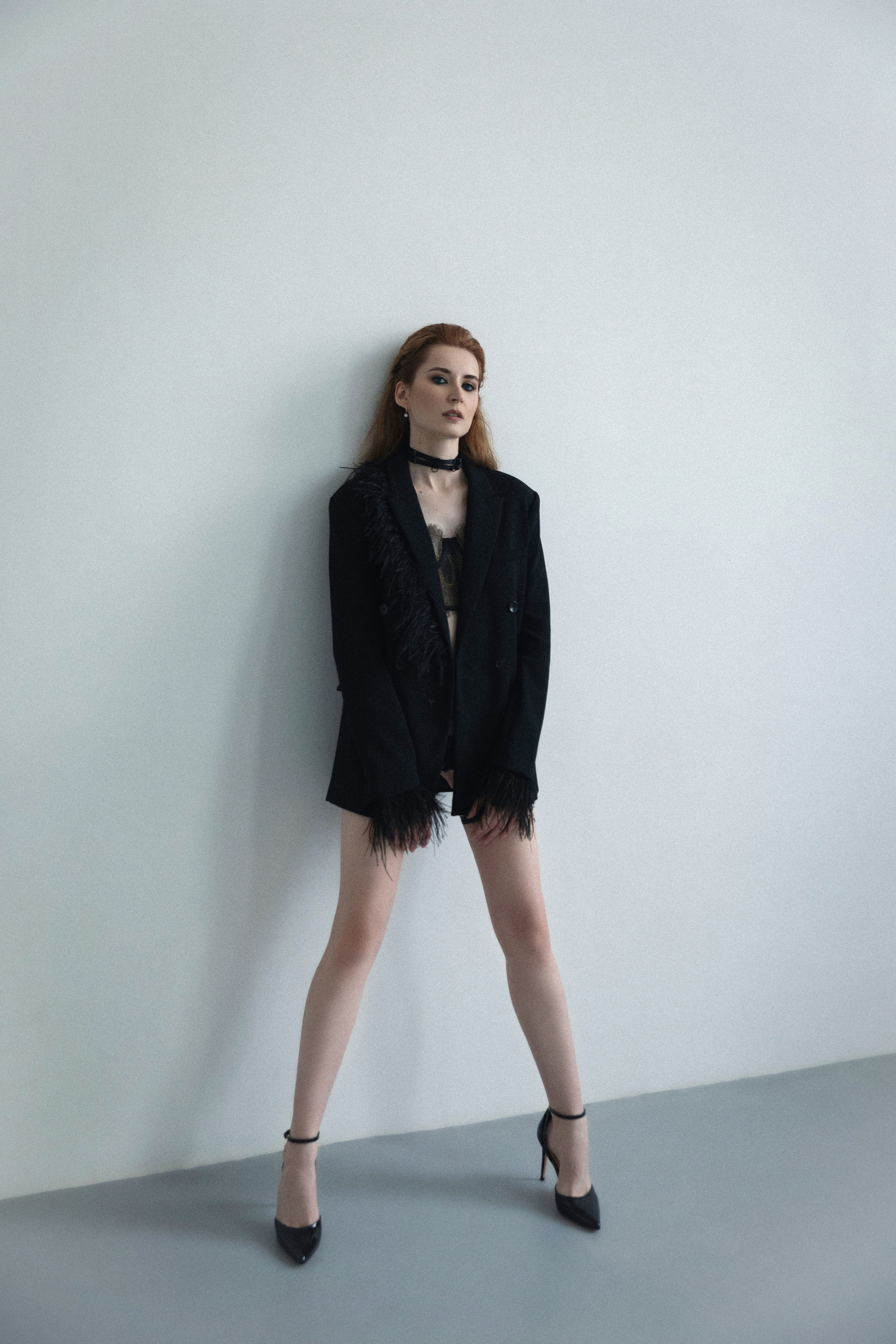 Юлия «The dark feather». Фотограф Мария Щеголькова. Чувственный женский портрет