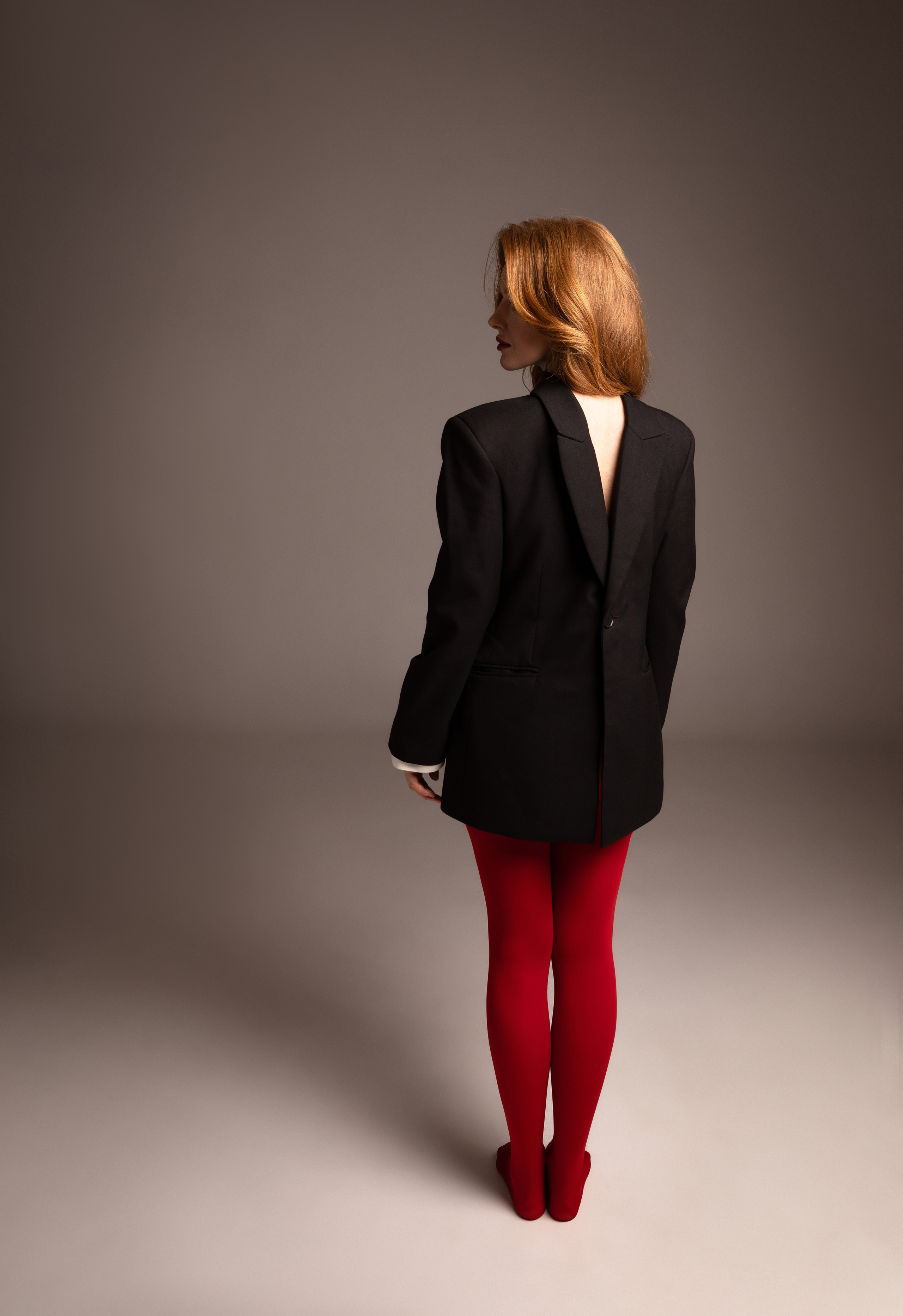 Светлана «Red tights». Фотограф Мария Щеголькова. Чувственный женский портрет