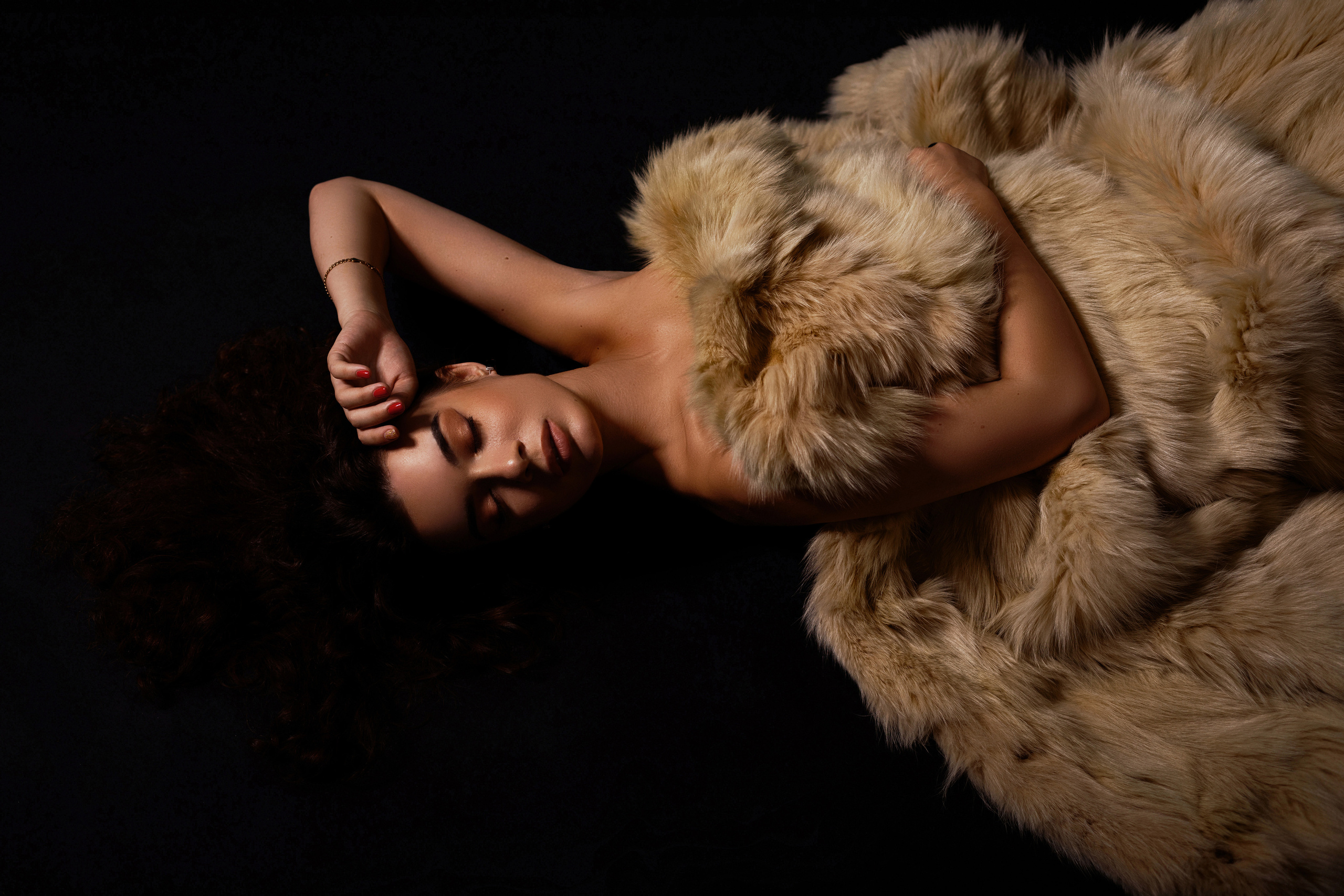 Арина. Фотограф Мария Щеголькова. Чувственный женский портрет