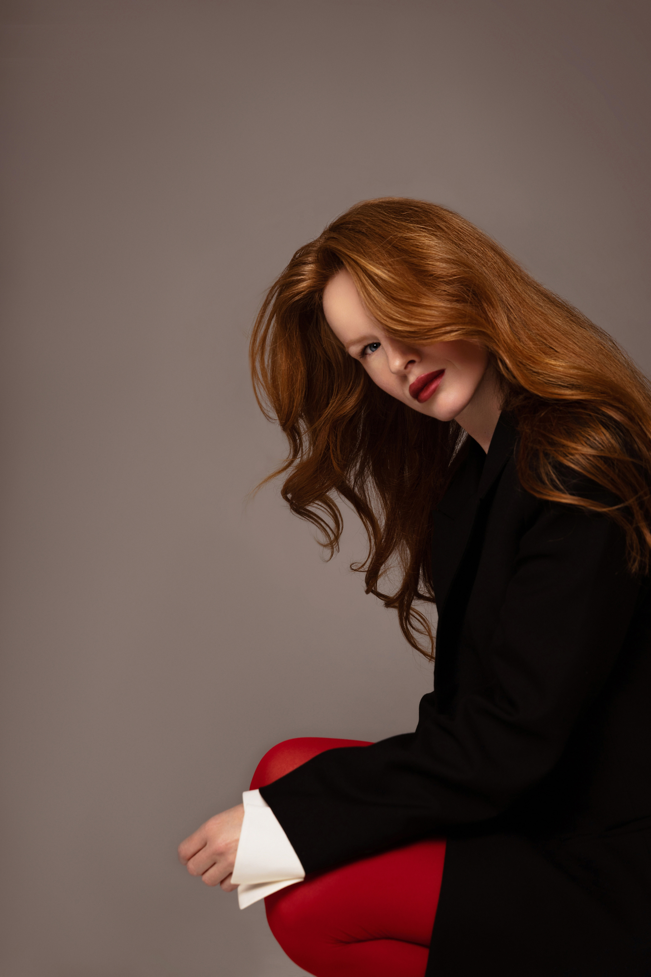 Светлана «Red tights». Фотограф Мария Щеголькова. Чувственный женский портрет