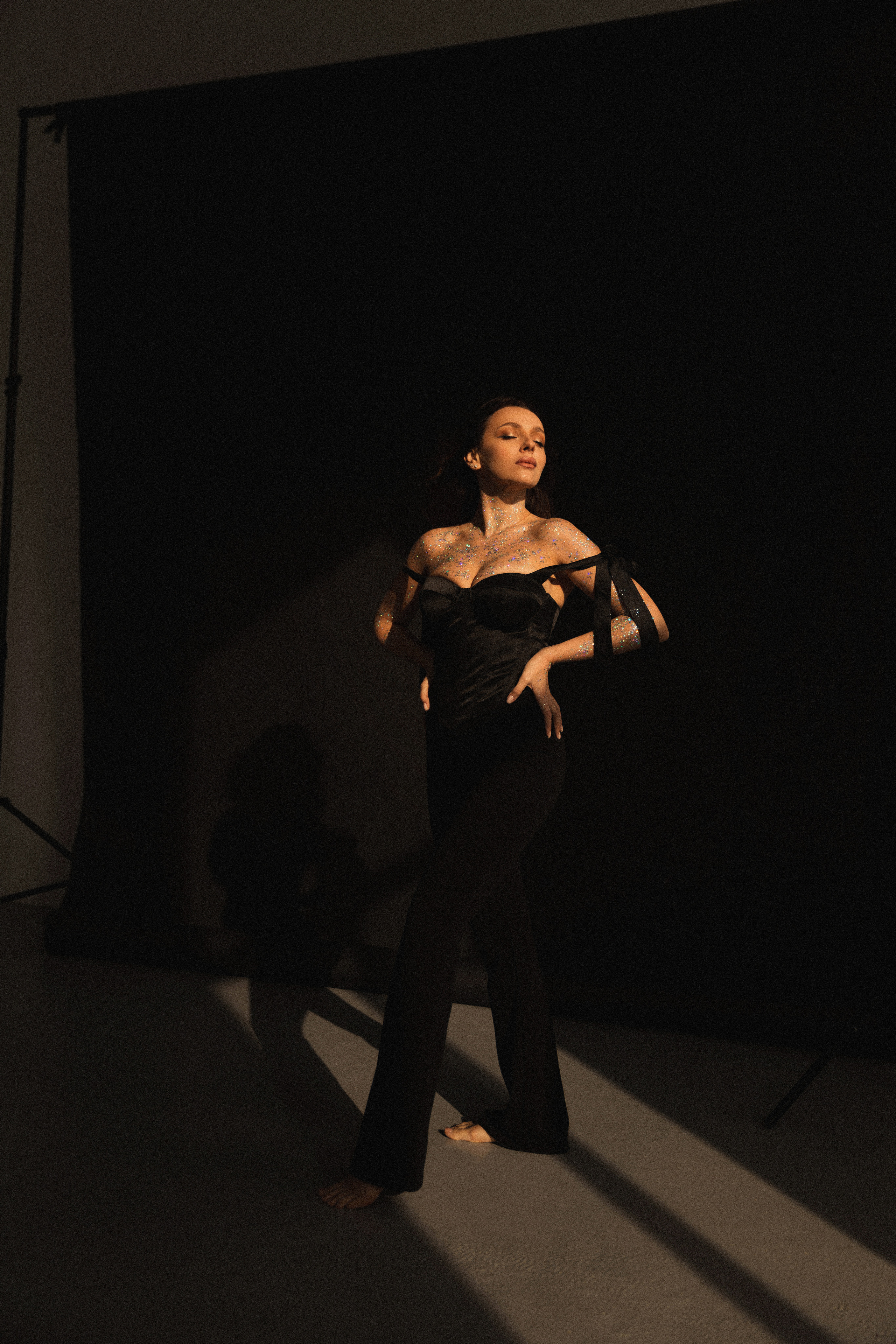 Елена «Shine in the dark». Фотограф Мария Щеголькова. Чувственный женский портрет