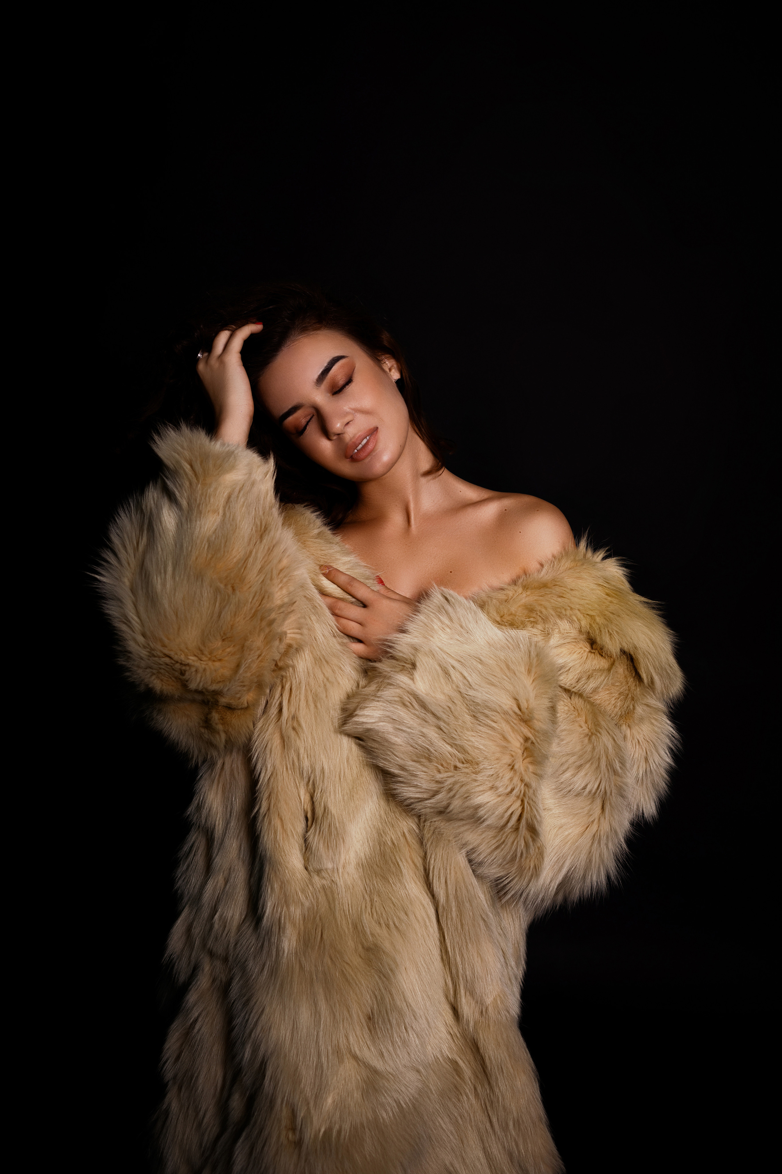 Арина. Фотограф Мария Щеголькова. Чувственный женский портрет