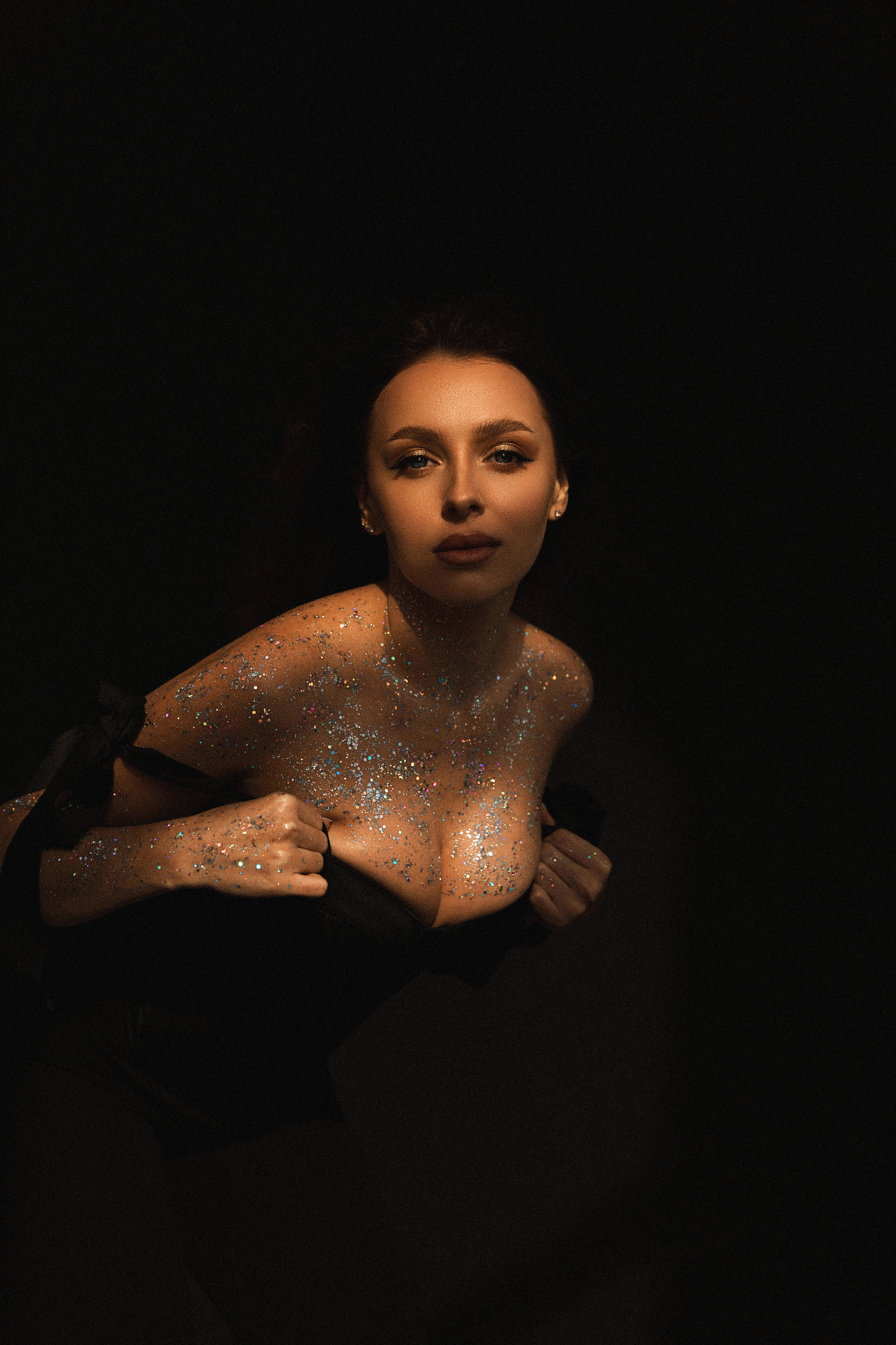 Елена «Shine in the dark». Фотограф Мария Щеголькова. Чувственный женский портрет