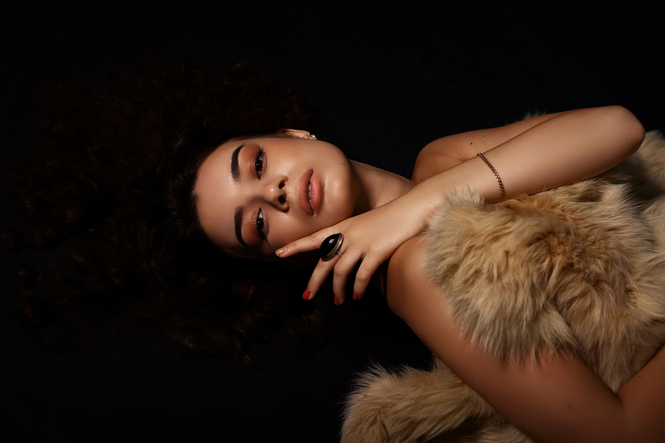 Арина. Фотограф Мария Щеголькова. Чувственный женский портрет