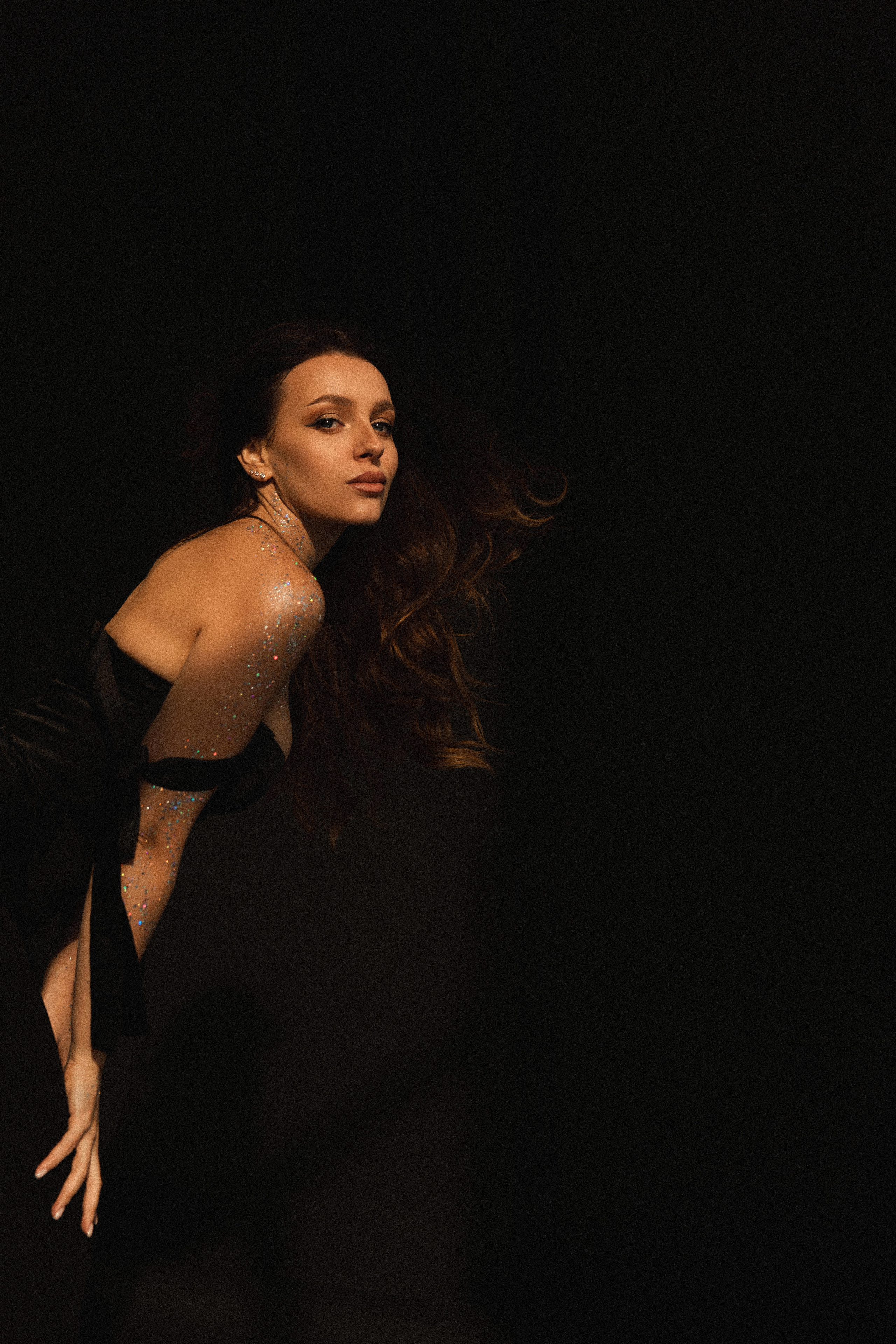 Елена «Shine in the dark». Фотограф Мария Щеголькова. Чувственный женский портрет