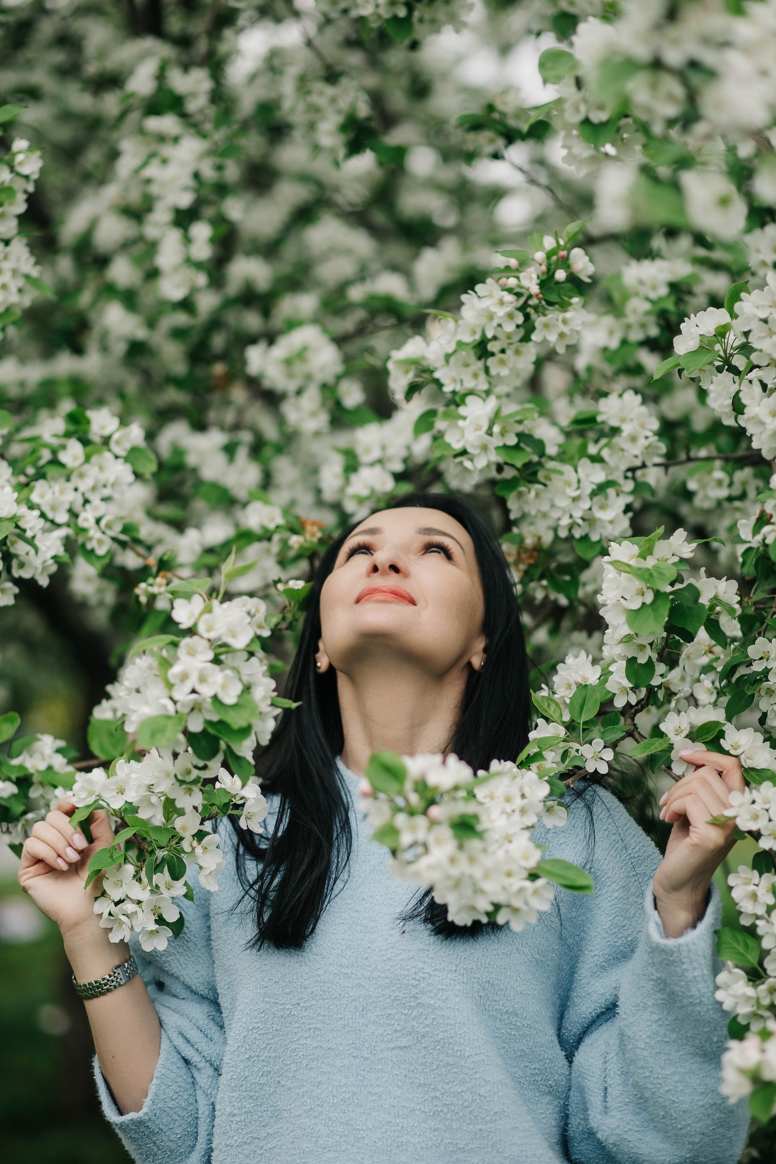 Фотосессия в цветущей яблони. Иванова Ирина Свадебный и семейный фотограф г. Уфа