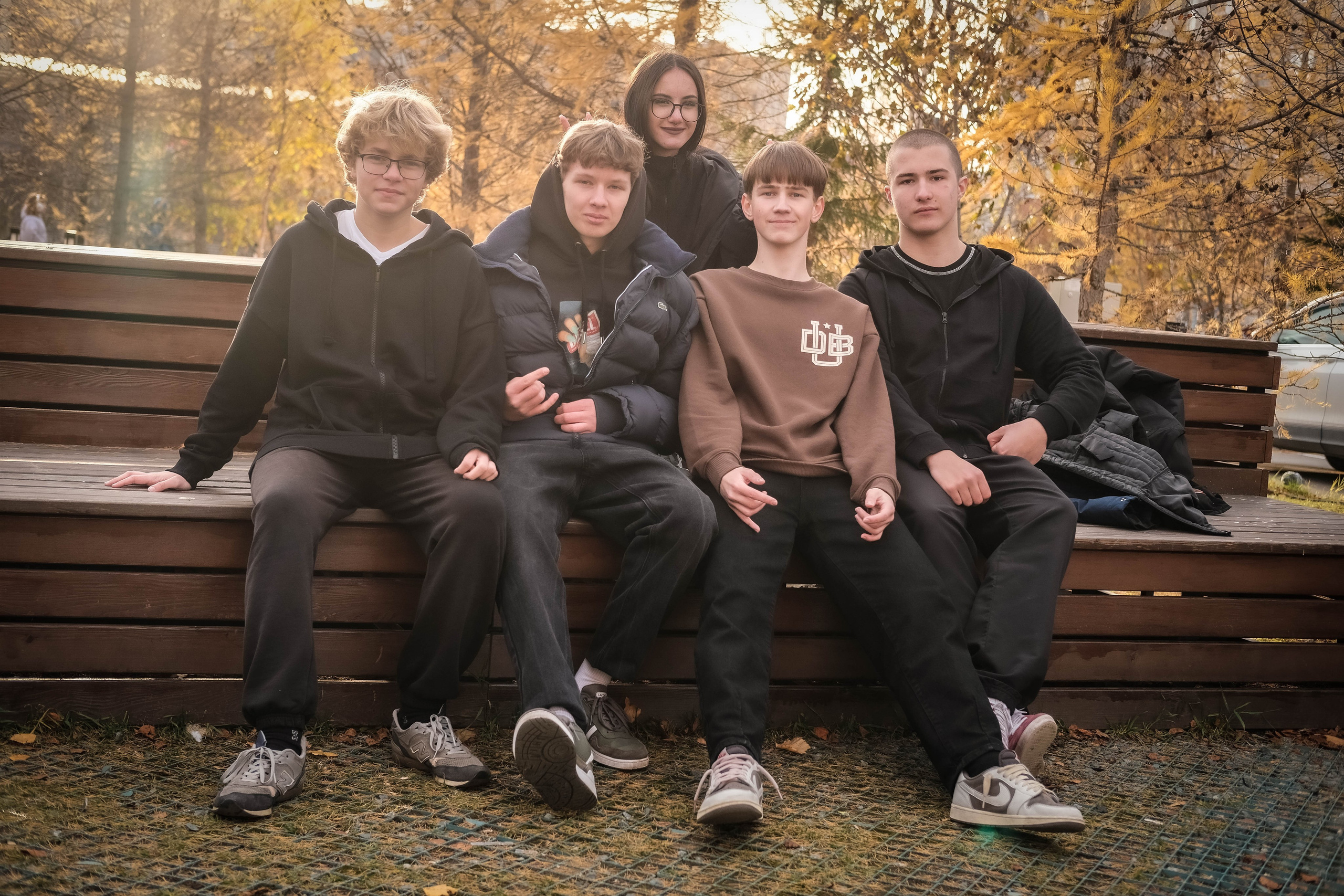 9 класс (прогулочная). Фотограф Елена Дегтярева. Семейная, детская и школьная фотография в Тюмени. Яркие и живые снимки, которые сохранят историю вашей семьи