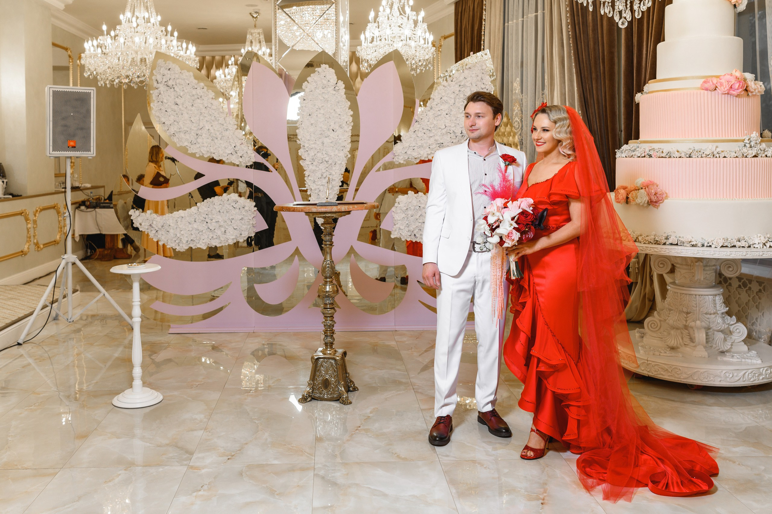 Свадьба в усадьбе Остров. Kirillova Studio — мастерская декора и событий Юли Кирилловой