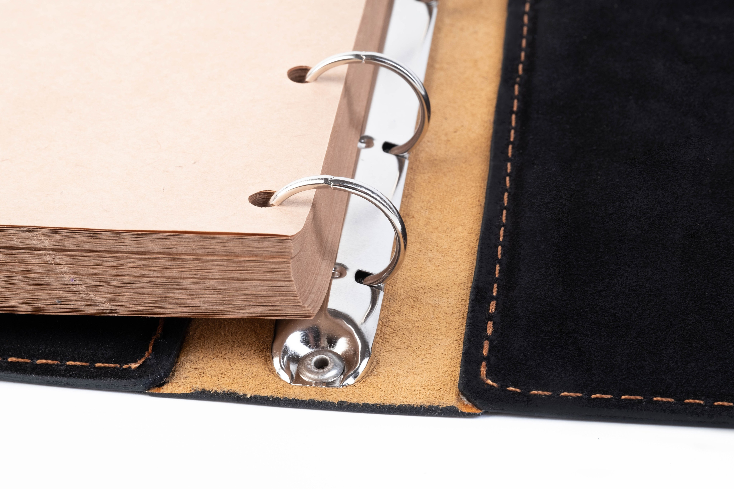 Кожаный блокнот. Иванова Екатерина. Фотограф Омск