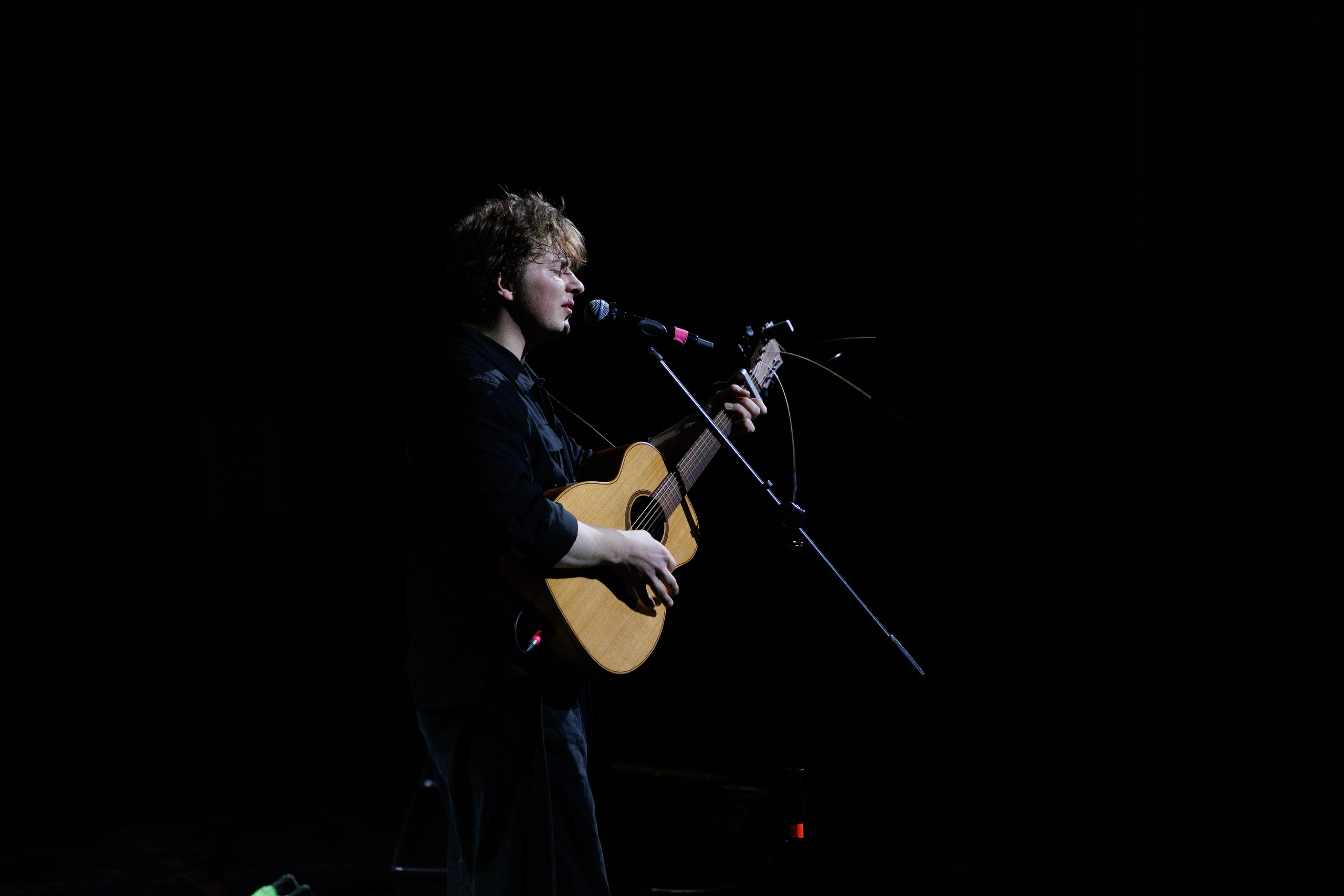 Выксунская премьера «Громко и Честно. Бонд с кнопкой». Фотограф городских и семейных событий Артем Карпухин