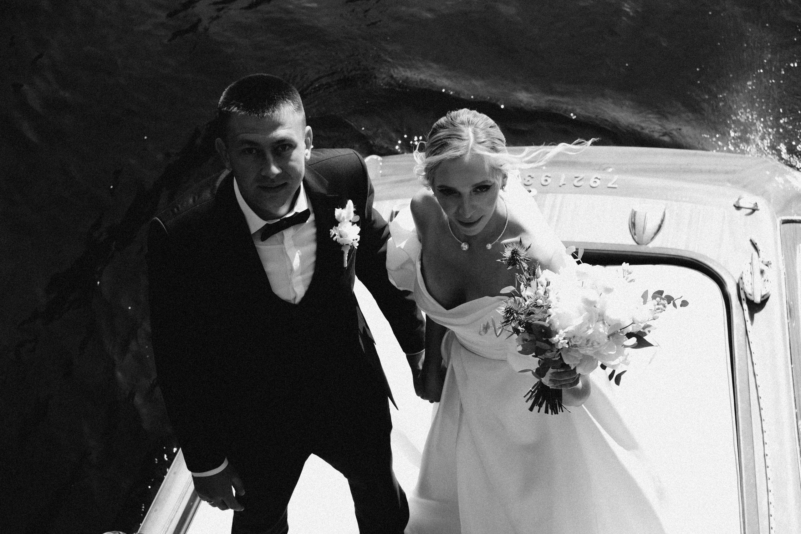 СВАДЕБГНАЯ ПРОГУЛКА ПО КАНАЛ САНКТ-ПЕТЕРБУРГА НА КАТЕРЕ. Профессиональный фотограф, Санкт-Петербург — Виктория Богомолова