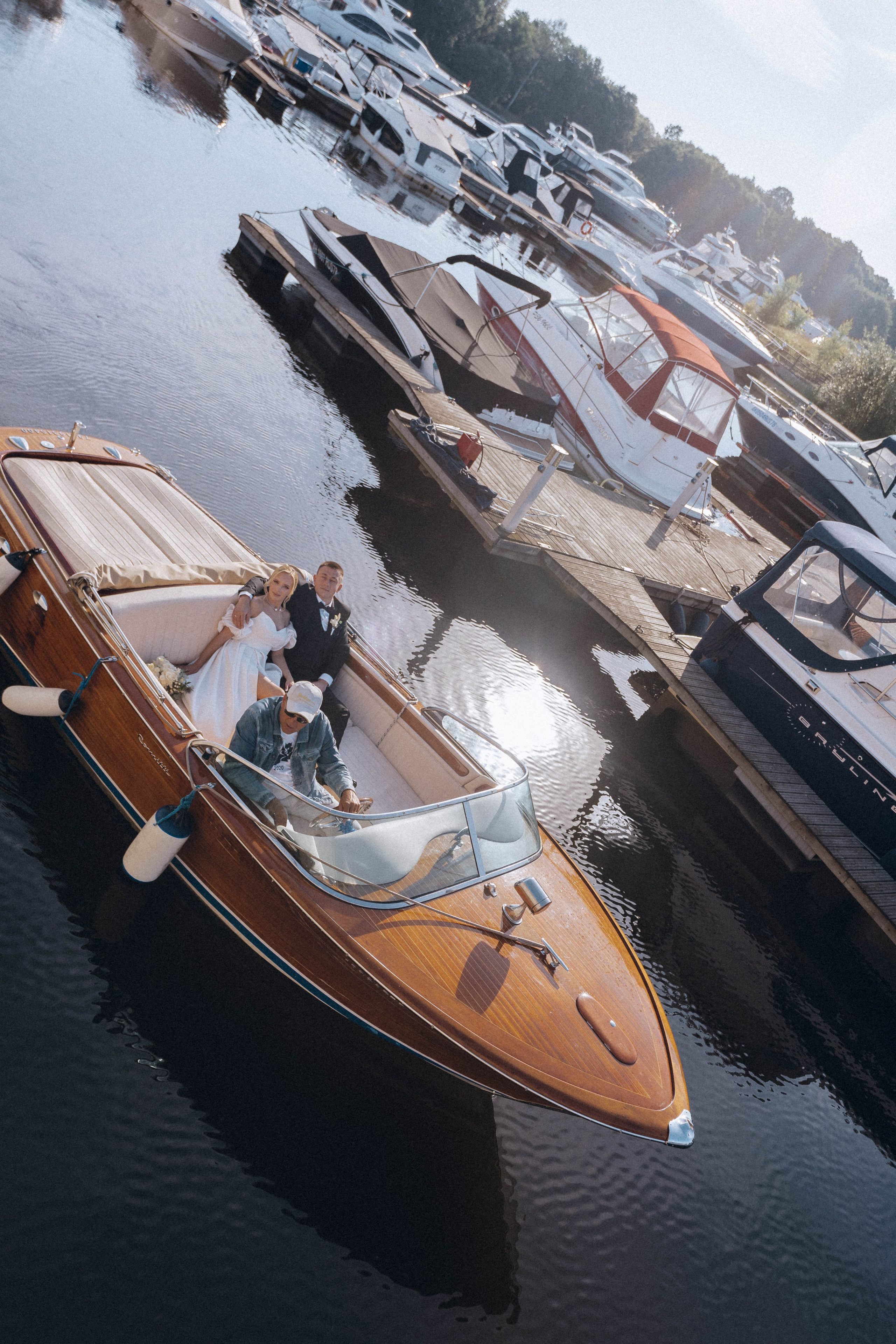СВАДЕНБНАЯ СЬЕМКА НА КАТЕРЕ ПО КАНАЛАМ САНКТ-ПЕТЕРБУРГА И В АКВАТОРИИ НЕВЫ. Профессиональный фотограф, Санкт-Петербург — Виктория Богомолова