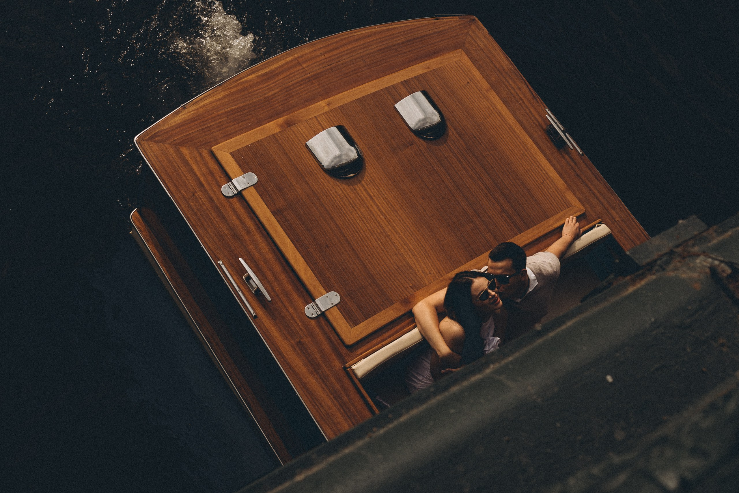 СВАДЕНБНАЯ СЬЕМКА НА КАТЕРЕ ПО КАНАЛАМ САНКТ-ПЕТЕРБУРГА И В АКВАТОРИИ НЕВЫ. Профессиональный фотограф, Санкт-Петербург — Виктория Богомолова