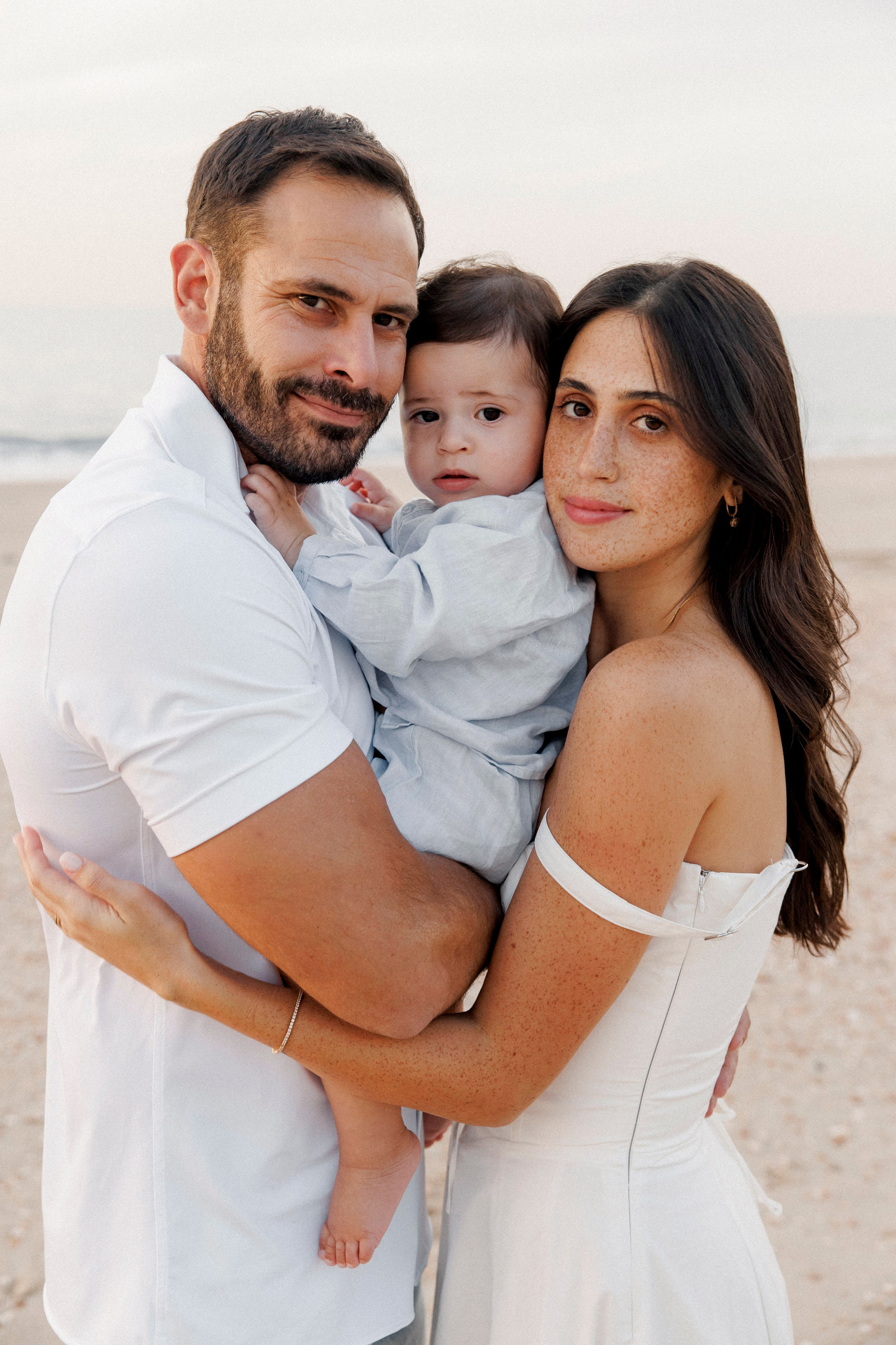 First year family photos near the sea. Главная
