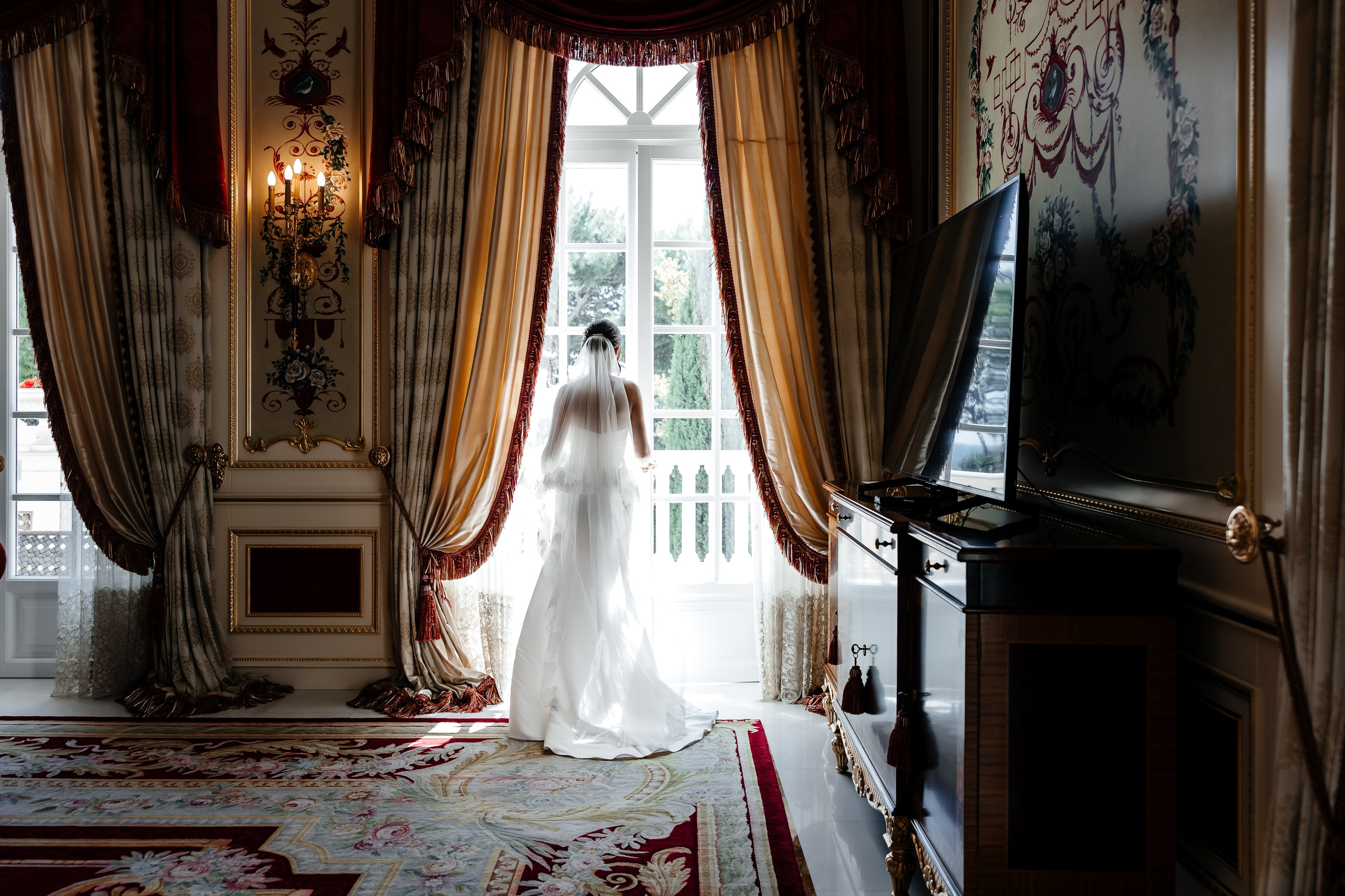 Анонс свадьбы Иры и Никиты. Прогулка в отеле Крымский Бриз. Свадебный фотограф в Крыму и Севастополе Ольга Баскакова