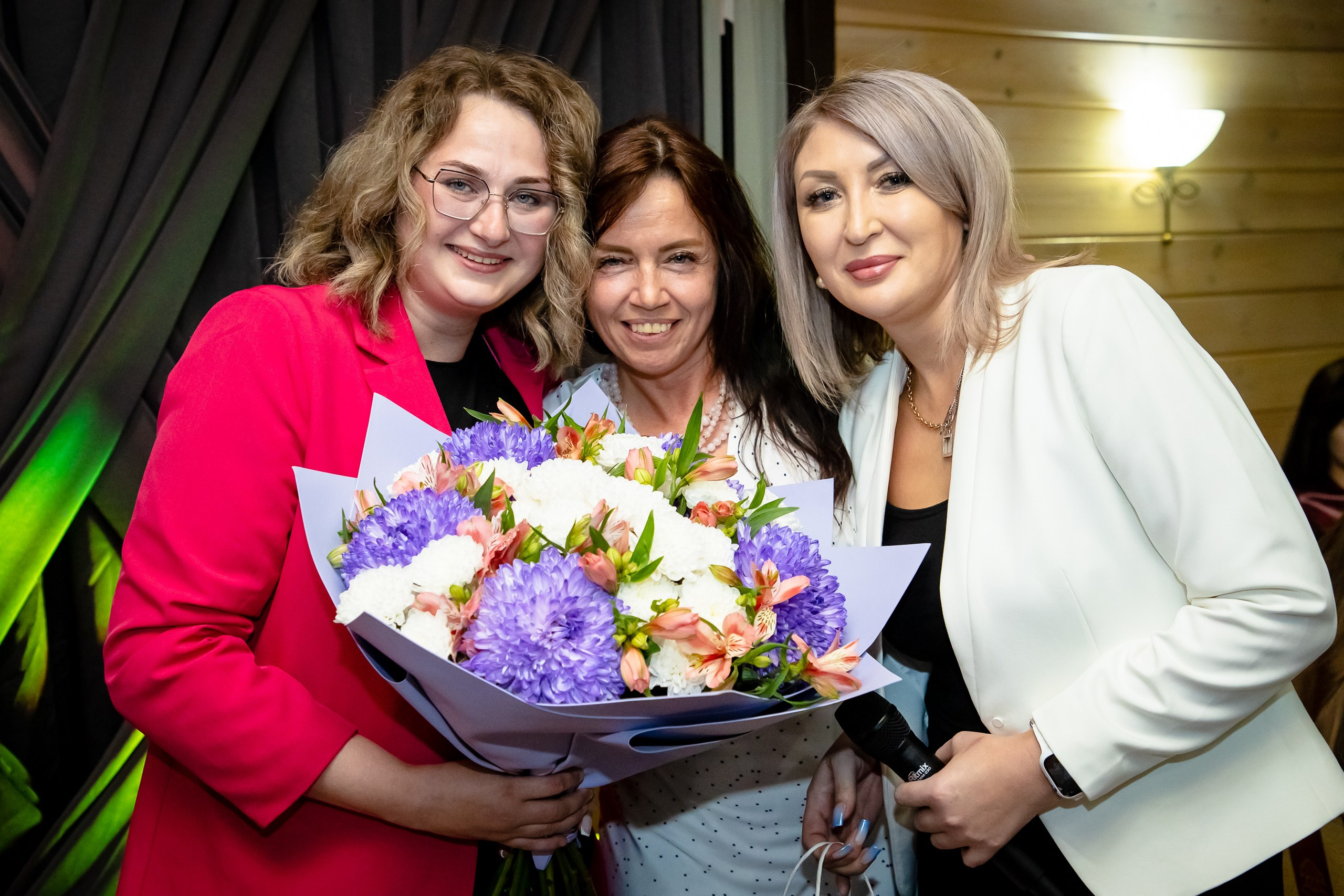 Фотограф на выпускной в 9-м классе. Спортивный фотограф Екатеринбург Онлайн трансляции