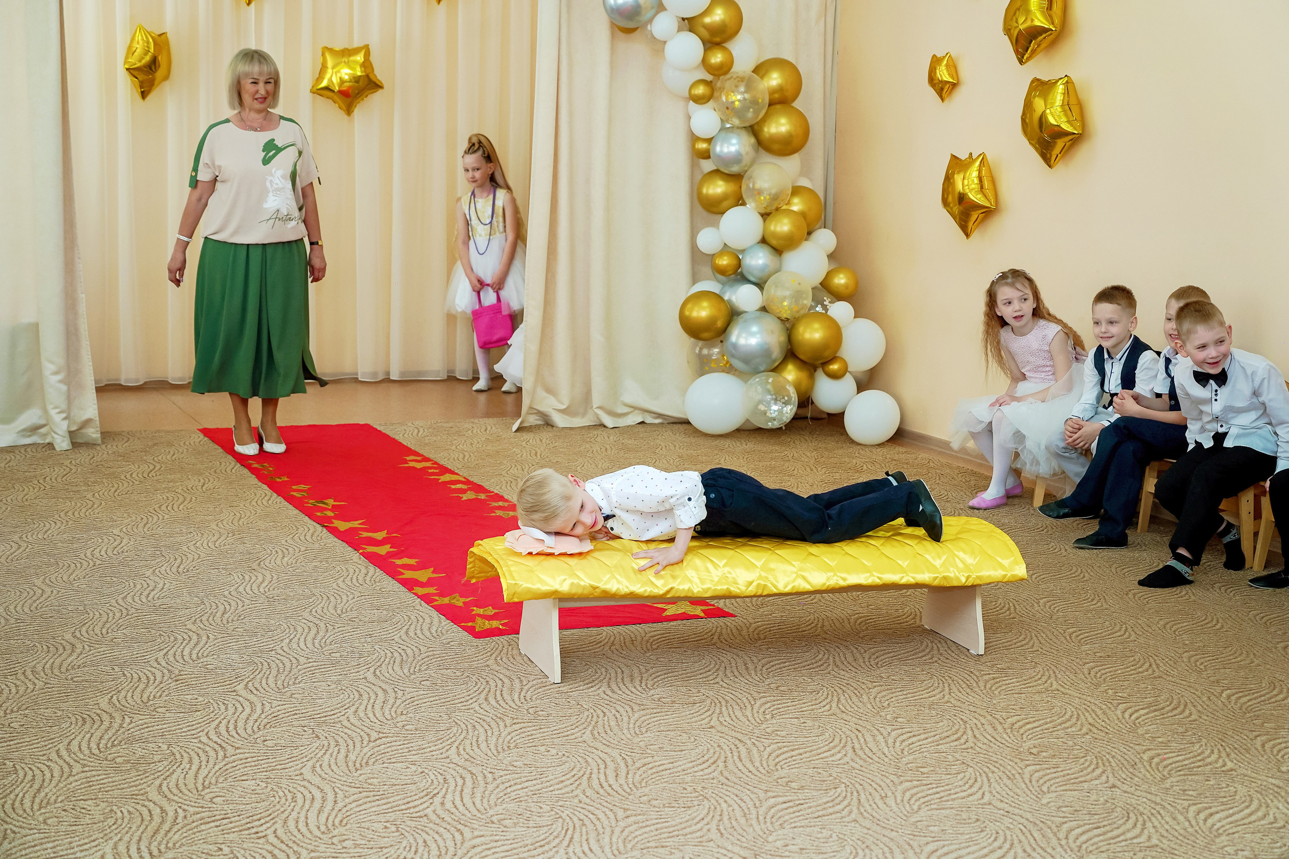 Фотосъемка видеосъёмка фотограф видеооператор новогодних утренников  в. Фотограф, видеооператор Нина Коршунова