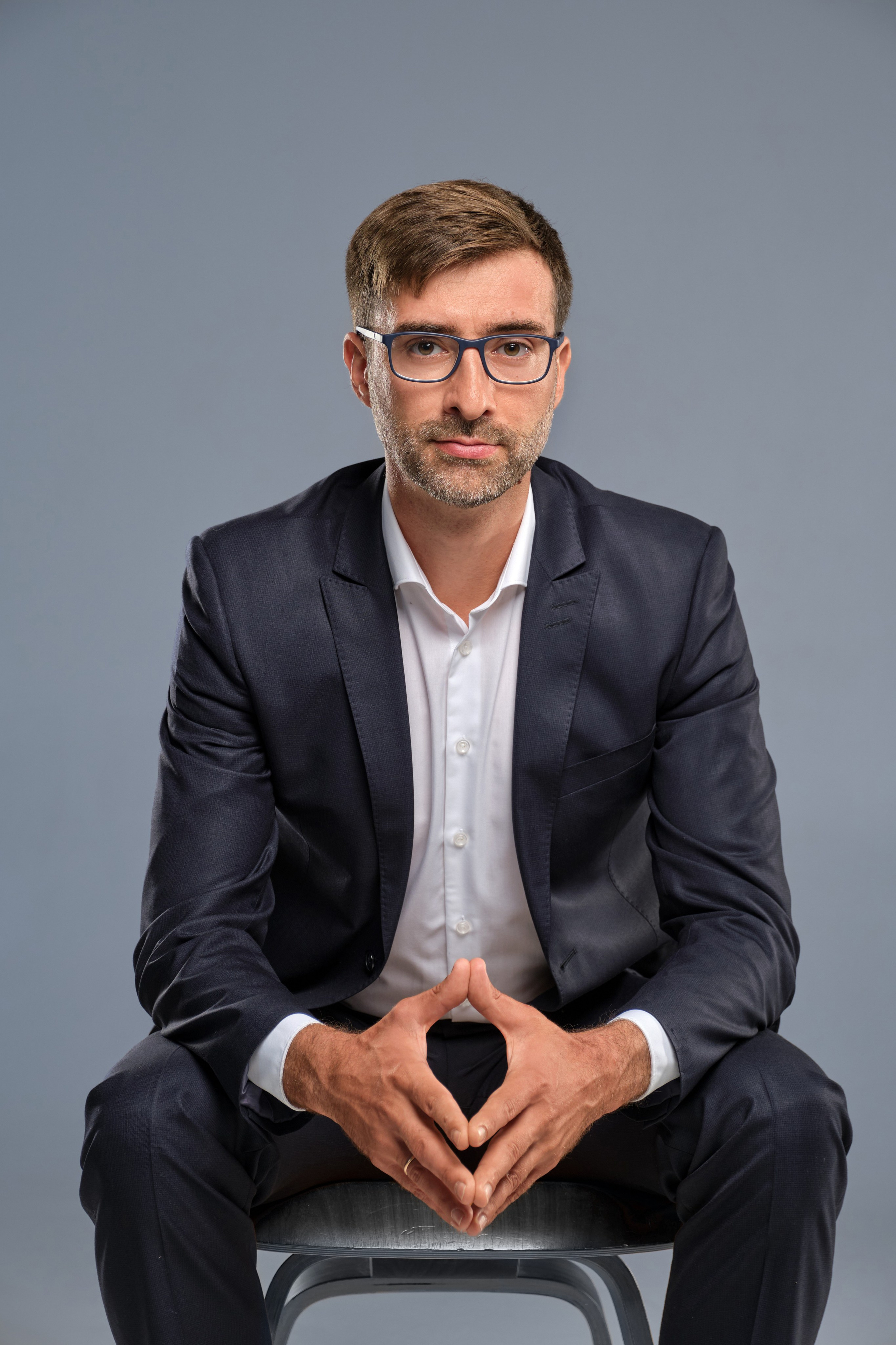 Деловой портрет для маркетолога Артема