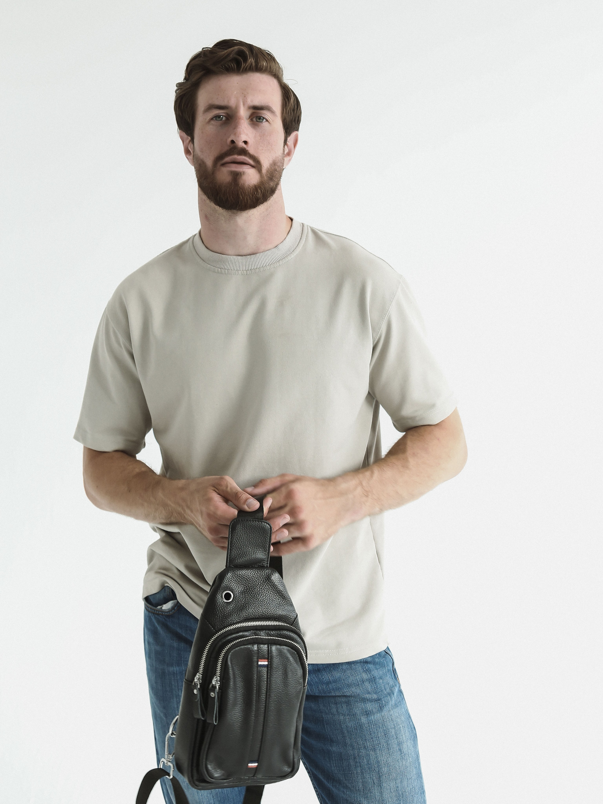 Коммерческая фотосессия мужских сумок для маркетплейсов и социальных сетей. Fashion фотограф в Санкт-Петербурге Савинова Ирина