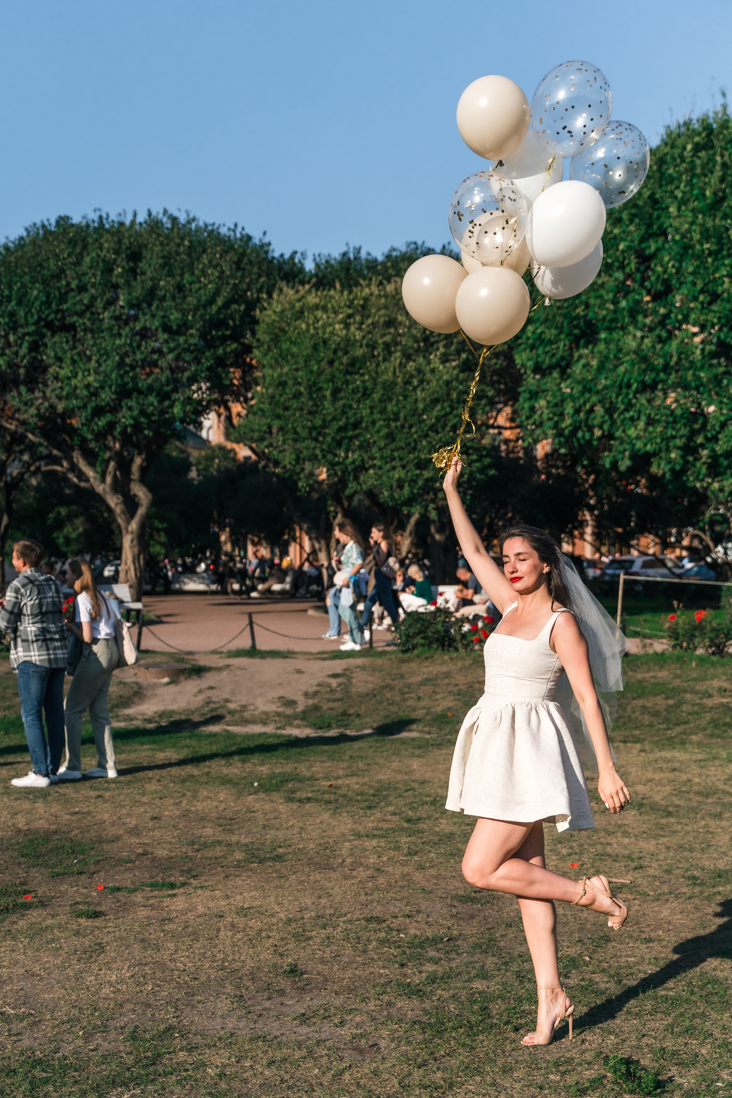 Фотосъемка девичника, встреча девушек, веселые женские портреты