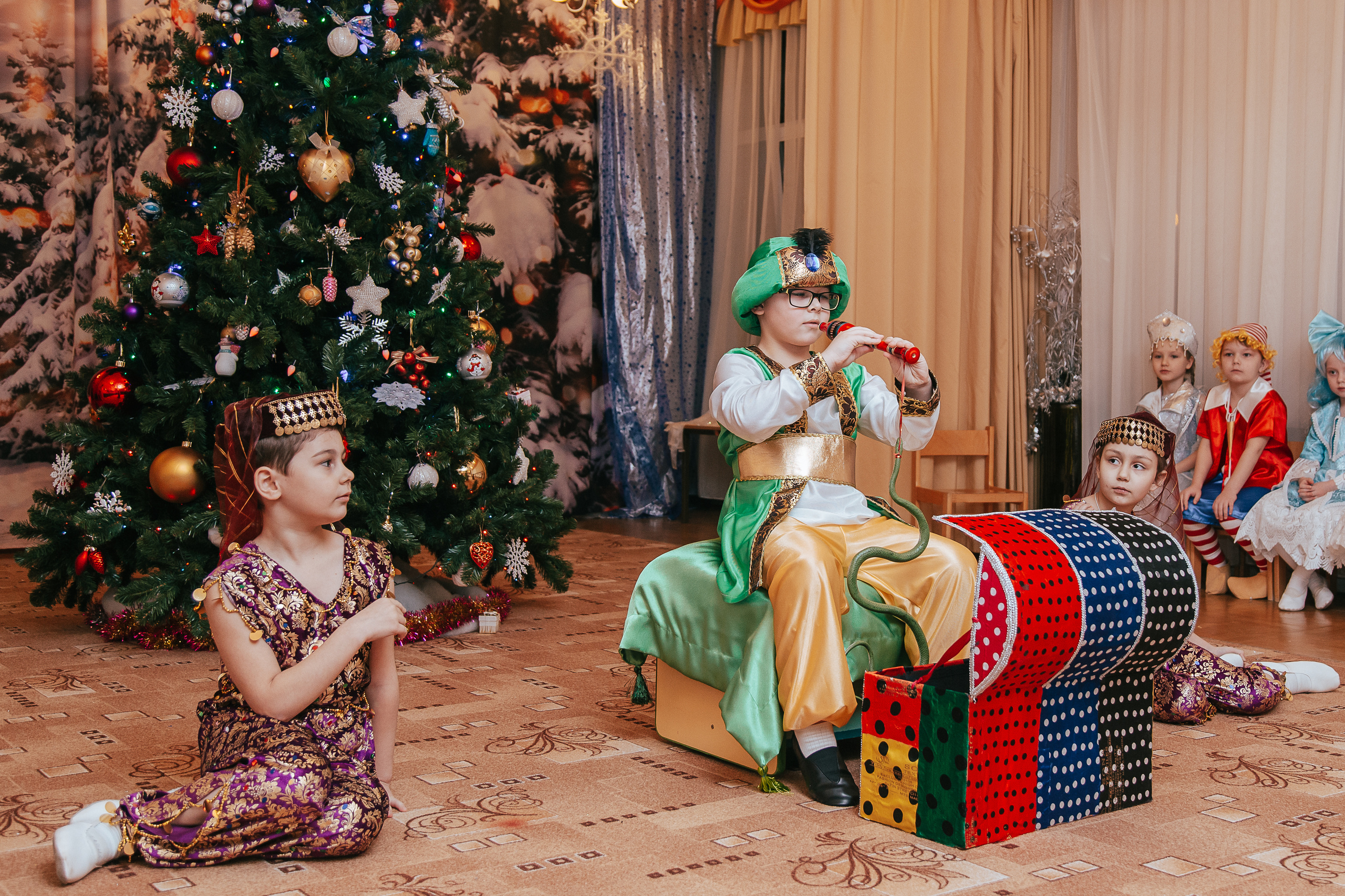 Новый год в саду. Свадебный Семейный Репортажный фотограф в Москве