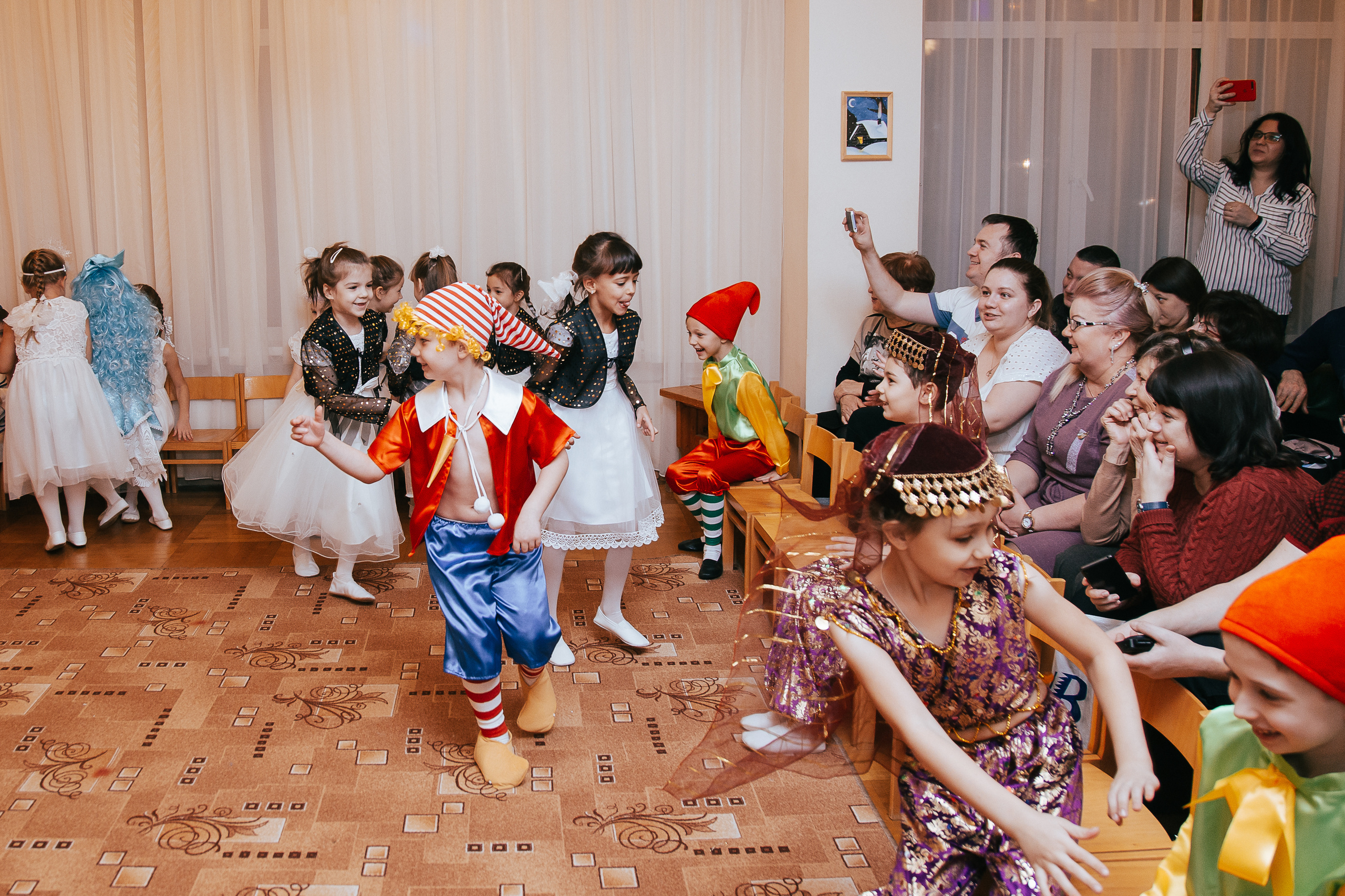 Новый год в саду. Свадебный Семейный Репортажный фотограф в Москве