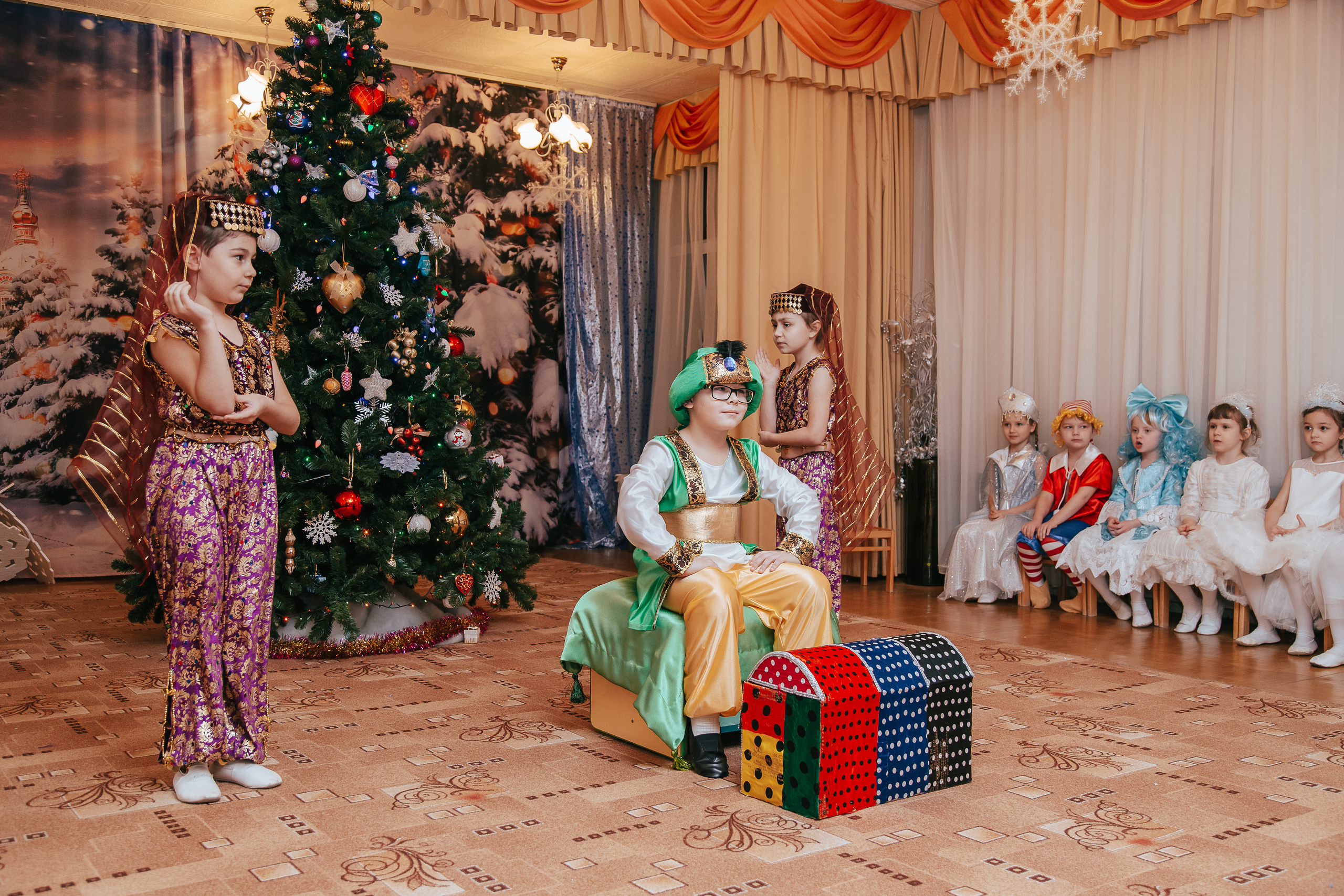 Новый год в саду. Свадебный Семейный Репортажный фотограф в Москве