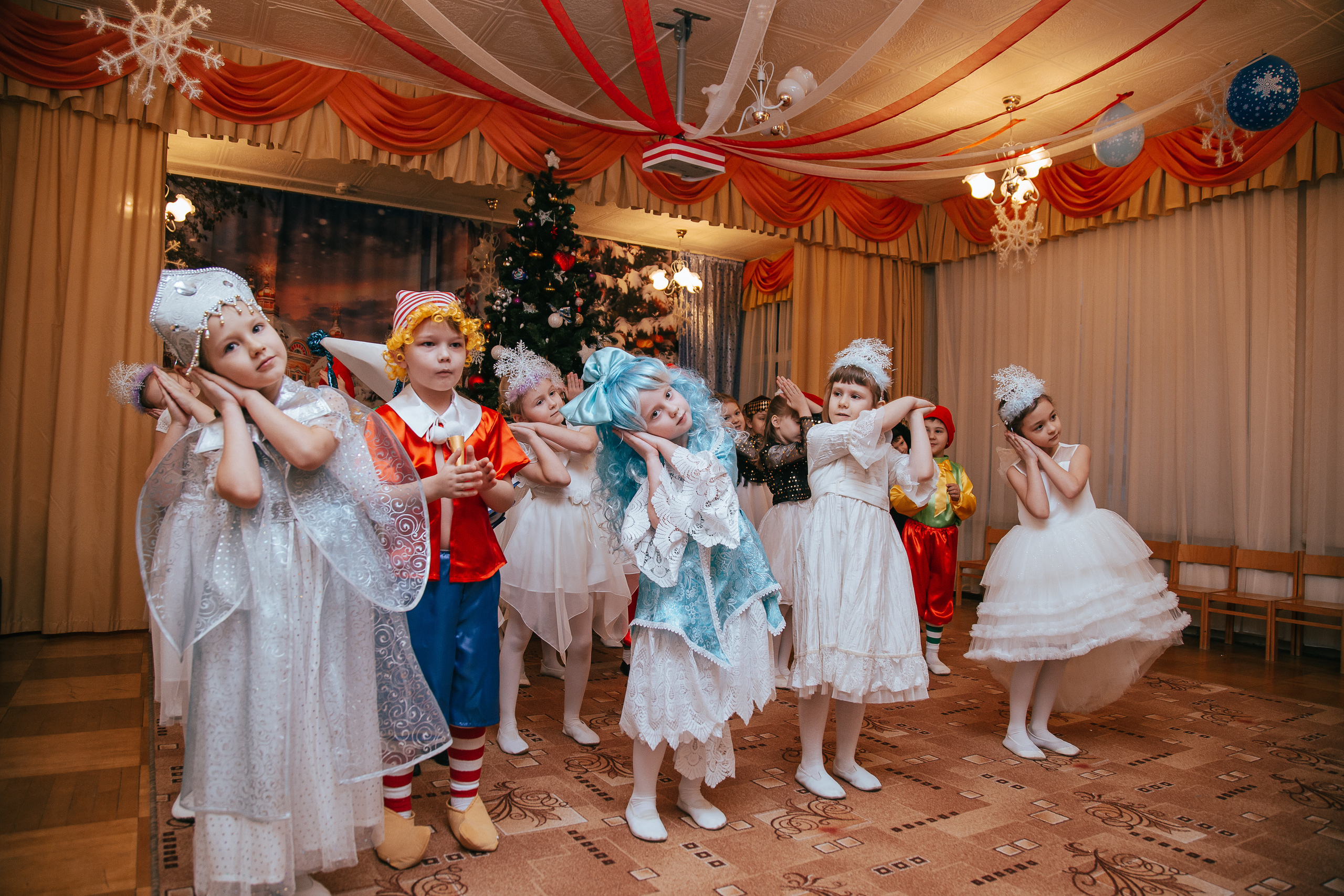 Новый год в саду. Свадебный Семейный Репортажный фотограф в Москве