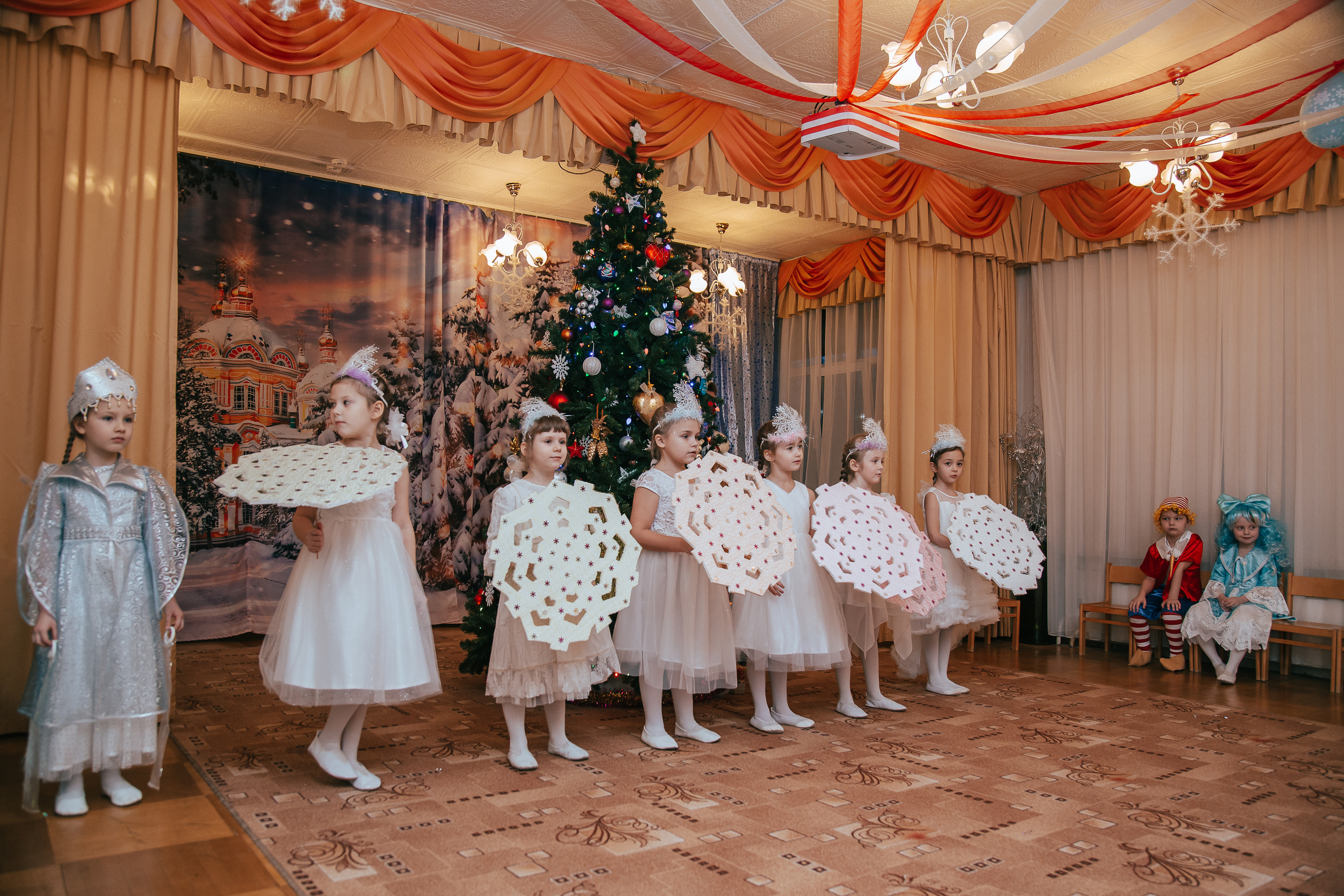 Новый год в саду. Свадебный Семейный Репортажный фотограф в Москве